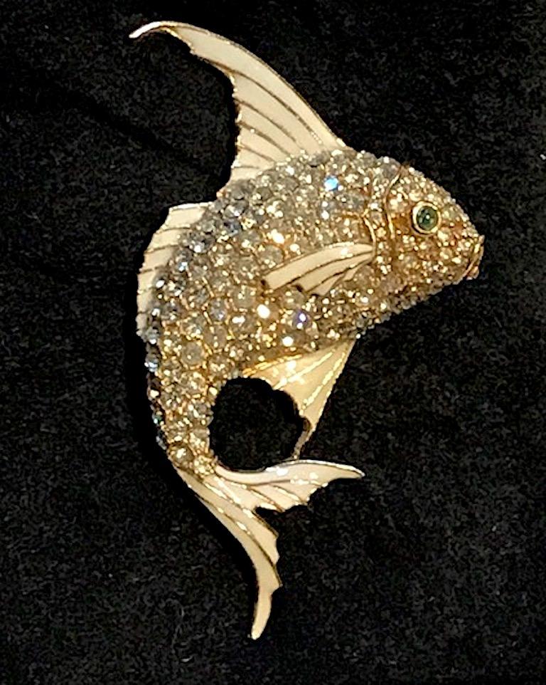 Ciner 1980s Enamel & Rhinestone Gold Fish Brooch 4
