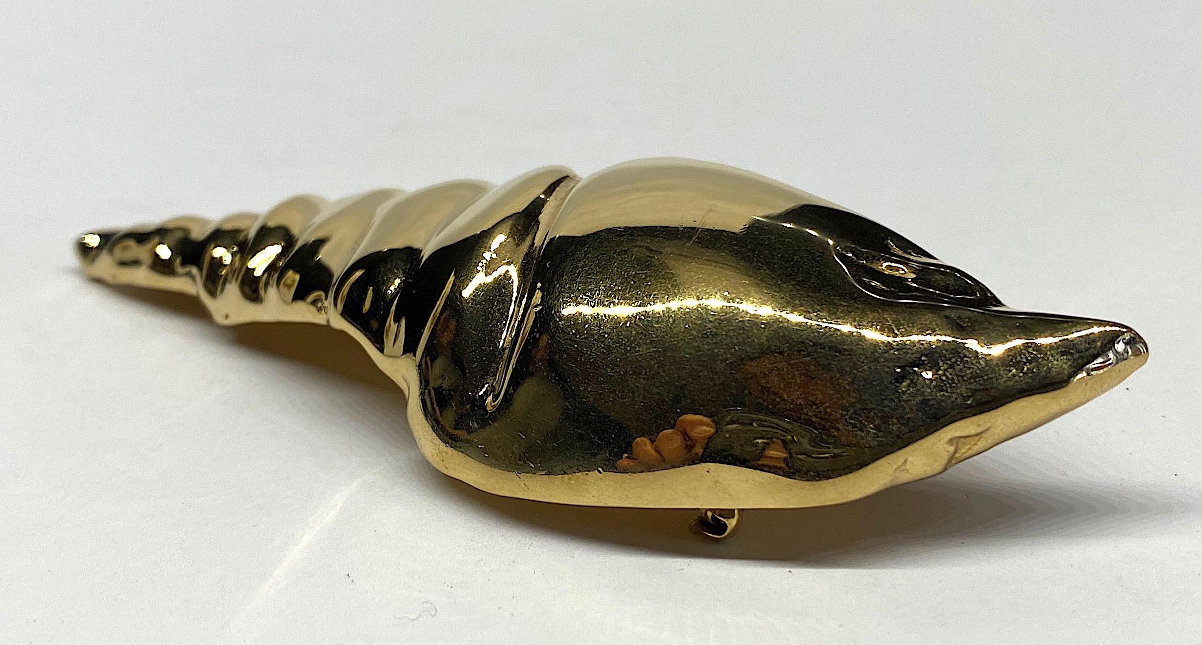 Women's or Men's Ciner 1980s Large Cerith Sea Shell Brooch  For Sale