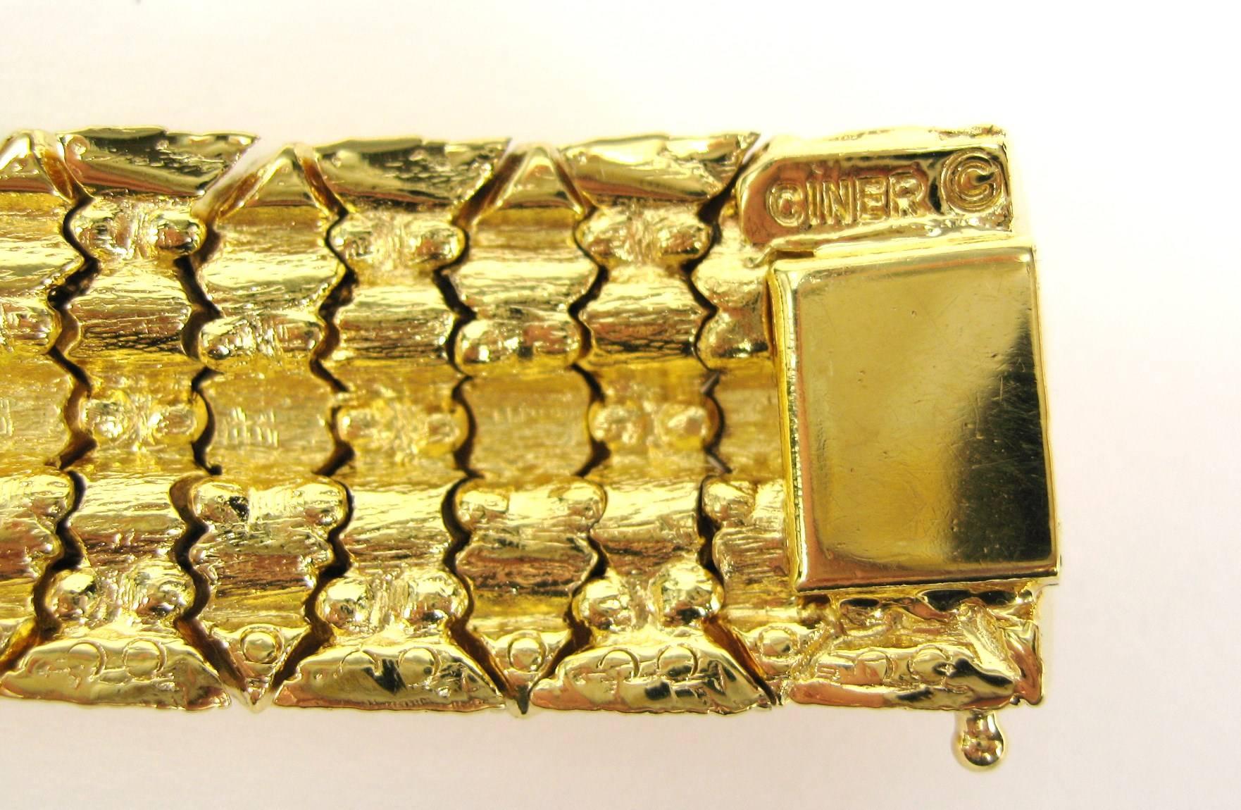 Ciner Basketweave Gold Gilt Bracelet, Never Worn 1990s For Sale 2