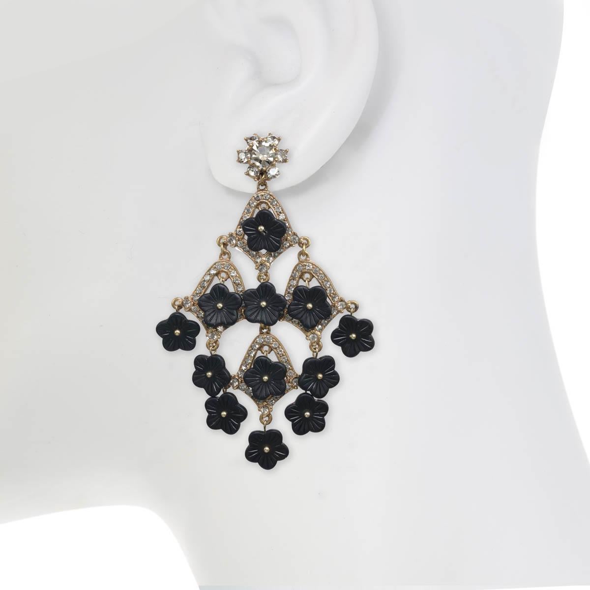 PLEASE NOTE: The pieces available are not vintage and are not reproductions.
CINER uses original models to produce our jewelry today. 
If you would like to custom order these earrings, please message us!

The perfect chandelier for every season,