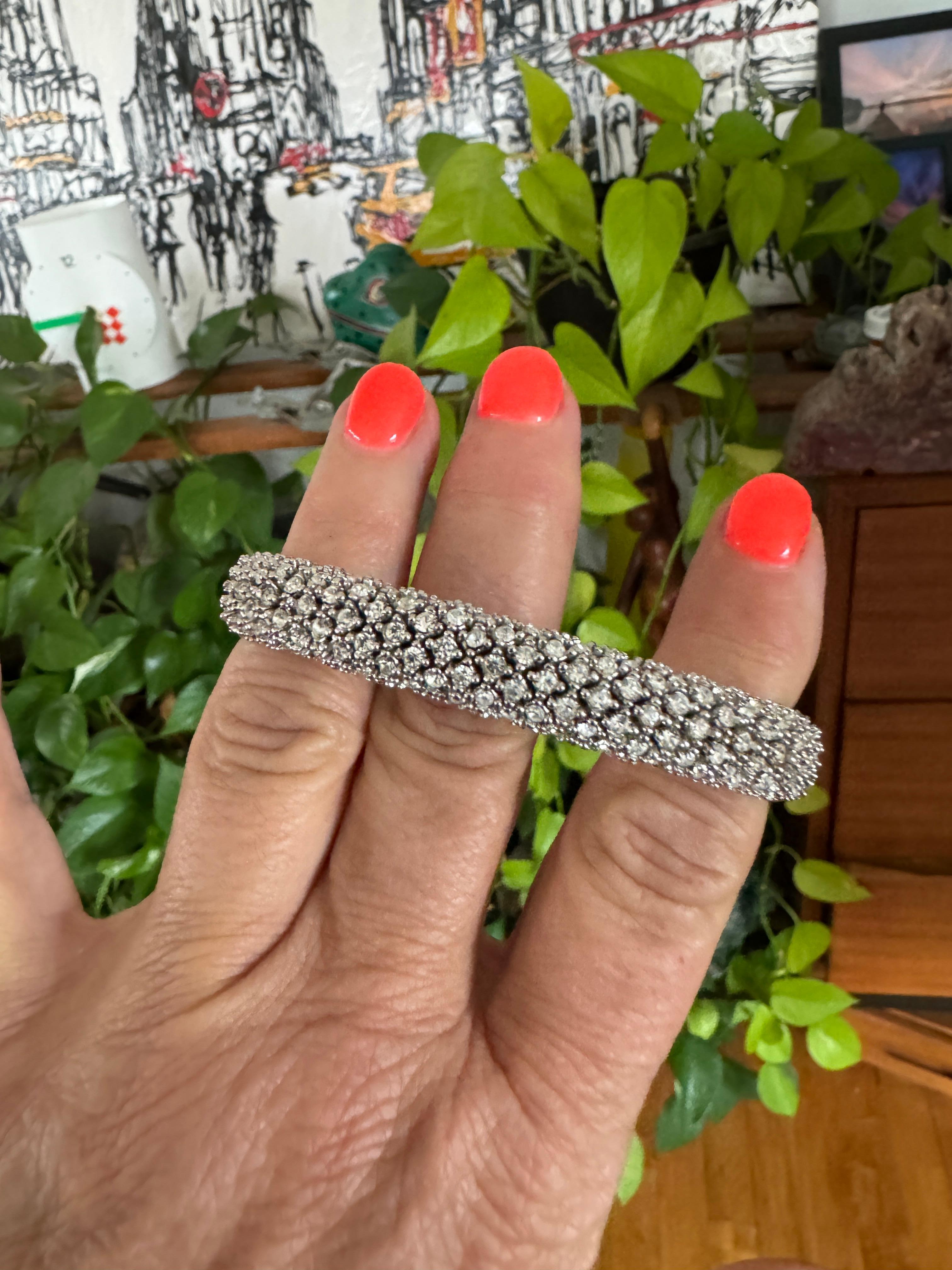 Ciner Crystal Swarovski Encrusted  Bracelet - Jamais porté 1980 en vente 1