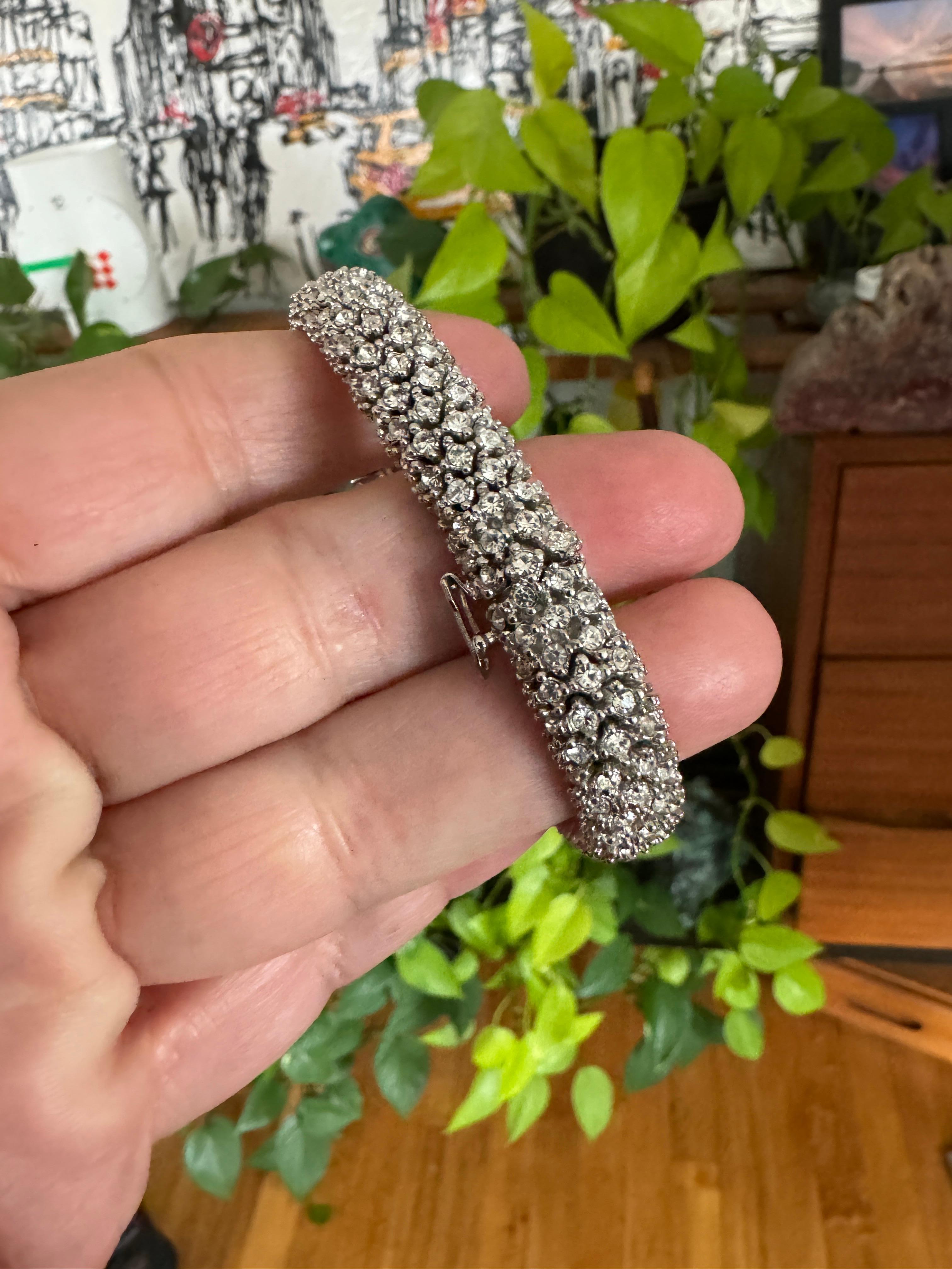 Ciner Crystal Swarovski Encrusted  Bracelet - Jamais porté 1980 en vente 2