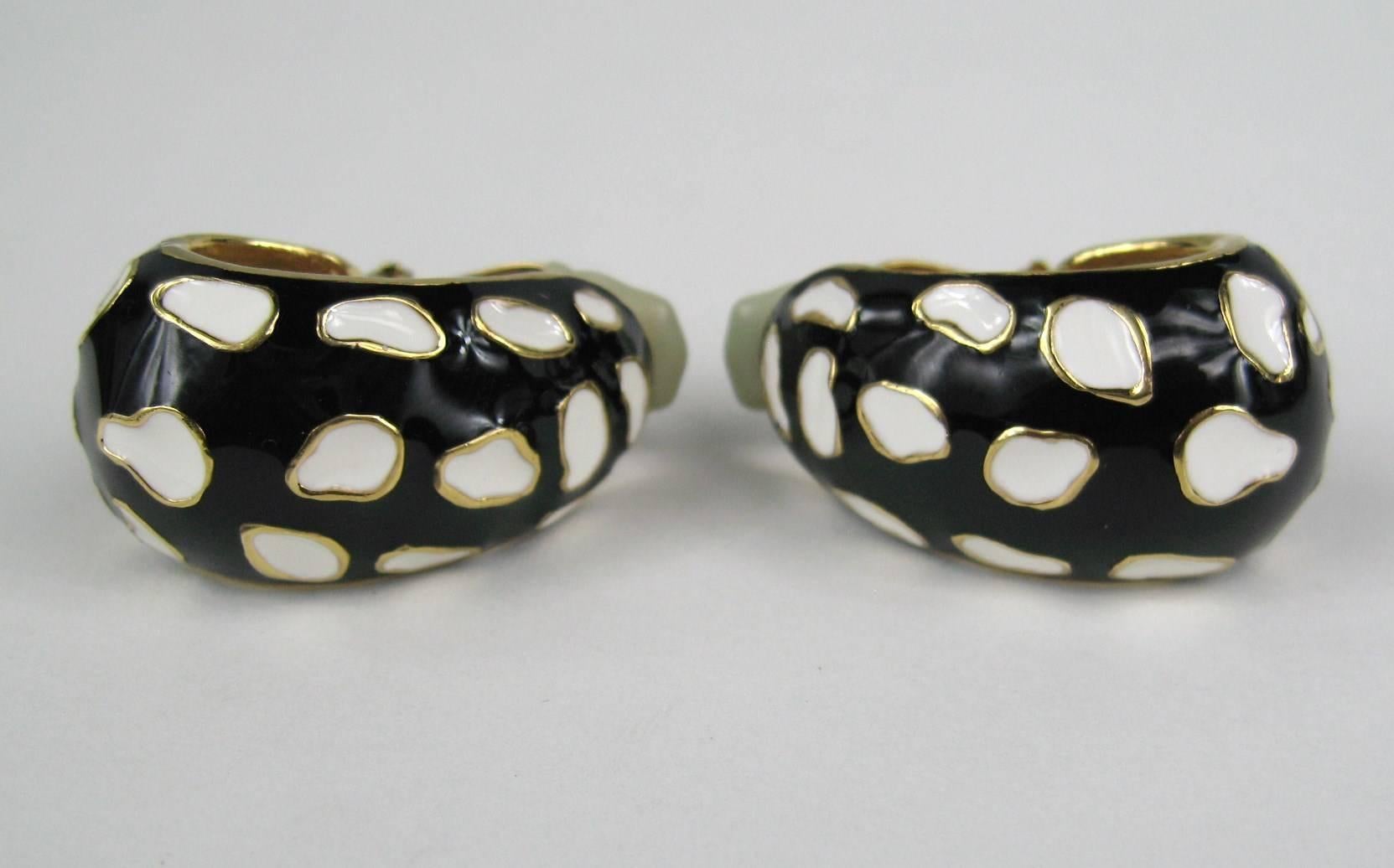 Ciner Enameled Black & White Gold  Earrings New, Never worn 1980s In New Condition For Sale In Wallkill, NY