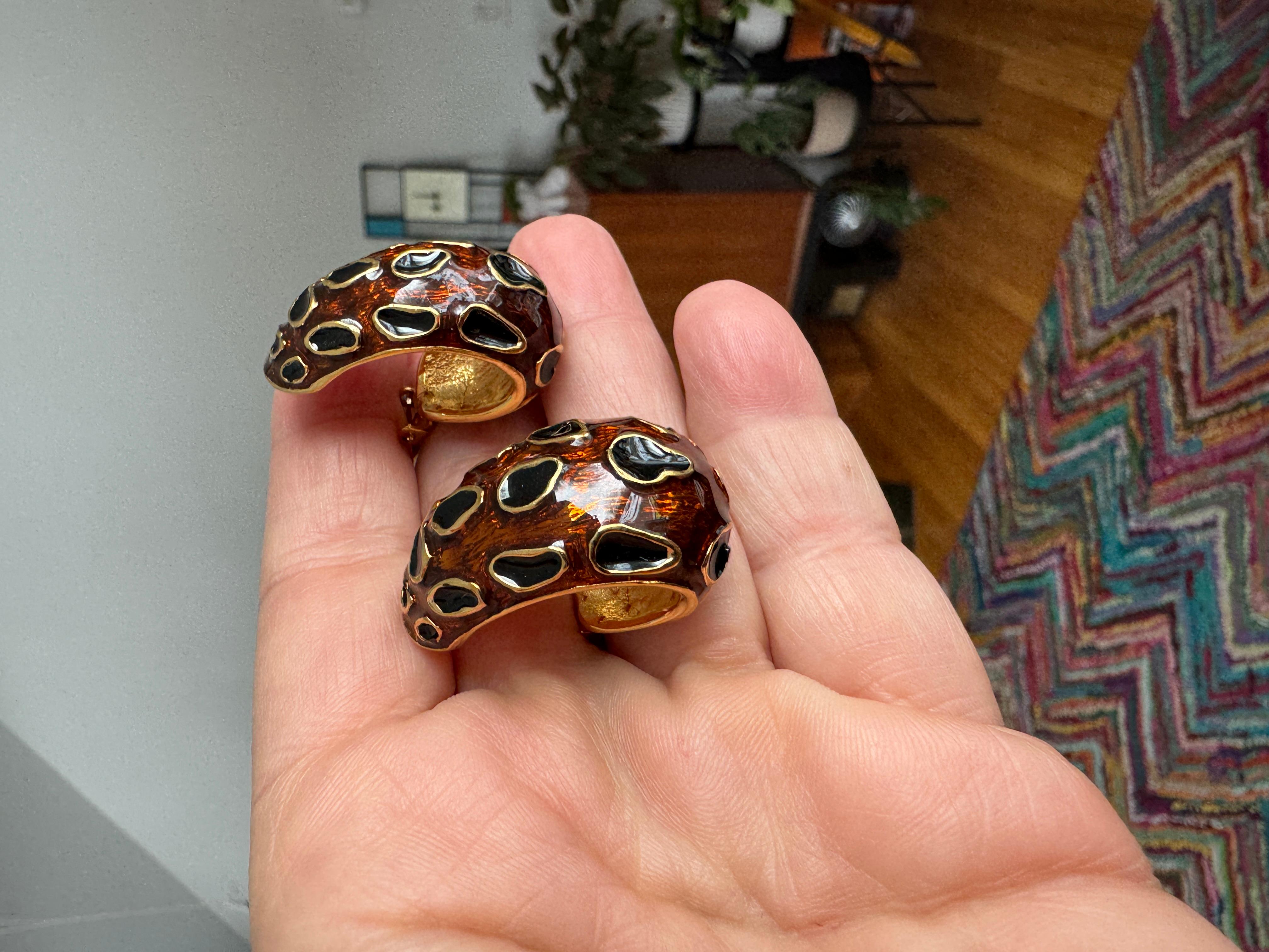 Boucles d'oreilles à clip émaillées Ciner Nouveau, jamais porté 1980 en vente 6