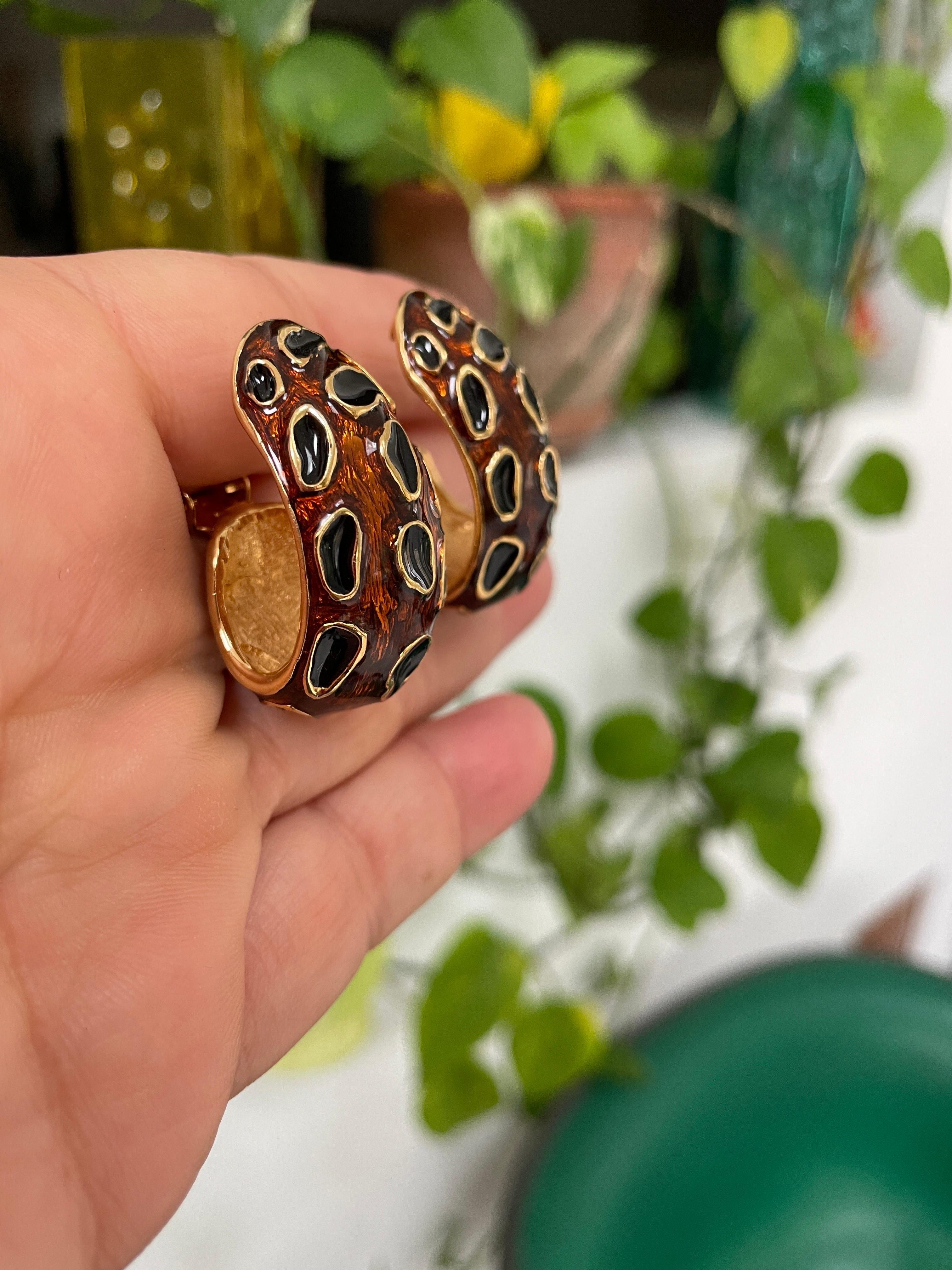 Boucles d'oreilles à clip émaillées Ciner Nouveau, jamais porté 1980 en vente 1