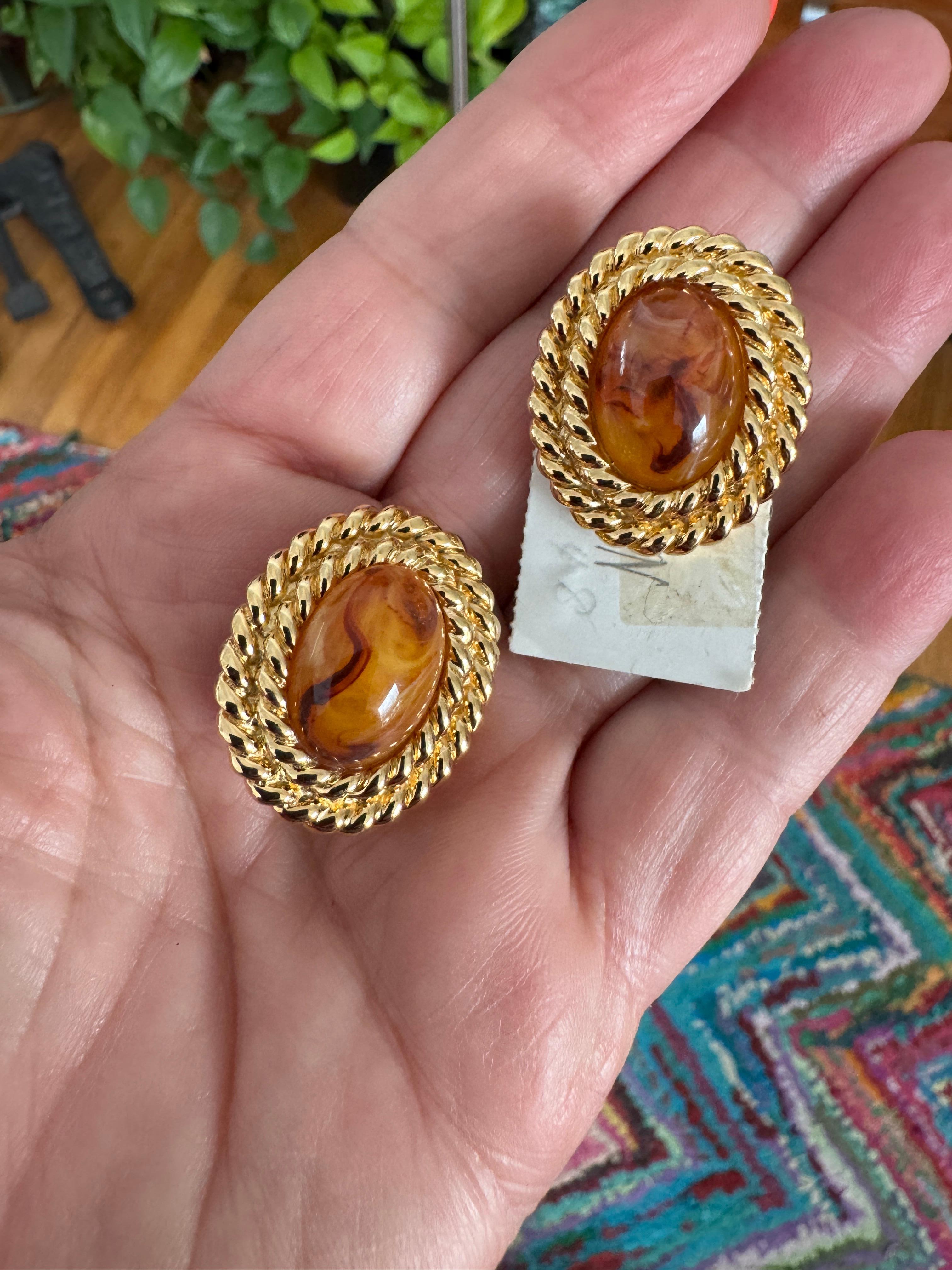 Ciner Pendientes de clip de imitación de ámbar Nuevos, nunca usados Años 80 en venta 3