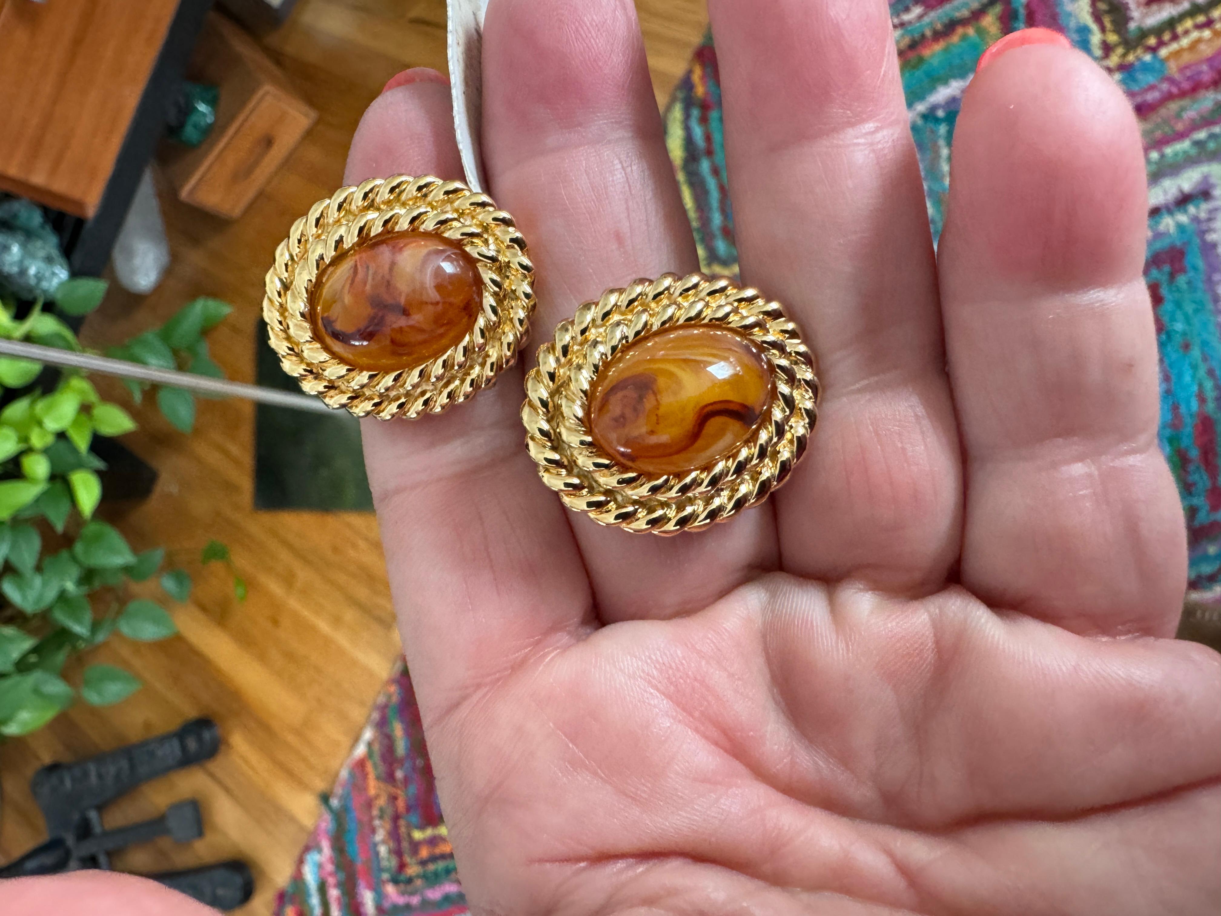 Ciner Pendientes de clip de imitación de ámbar Nuevos, nunca usados Años 80 en venta 5