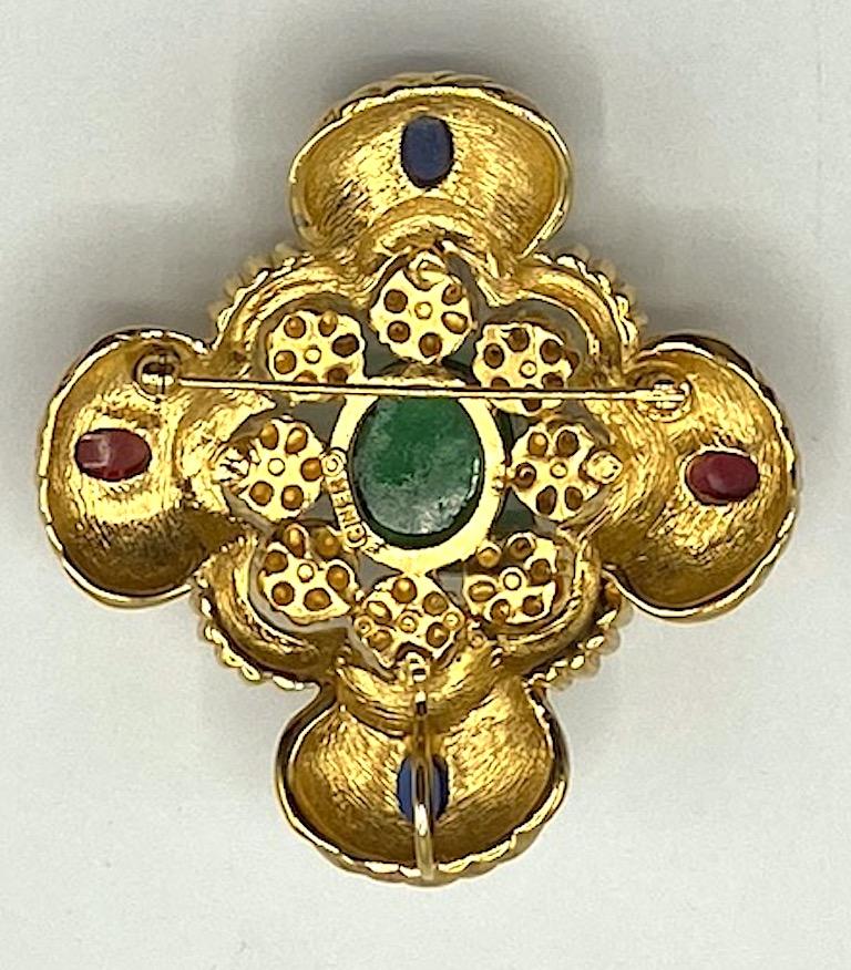 Ciner Mughal Style Gold Medallion Brooch with Red, Blue & Green Cabochon In Excellent Condition In New York, NY