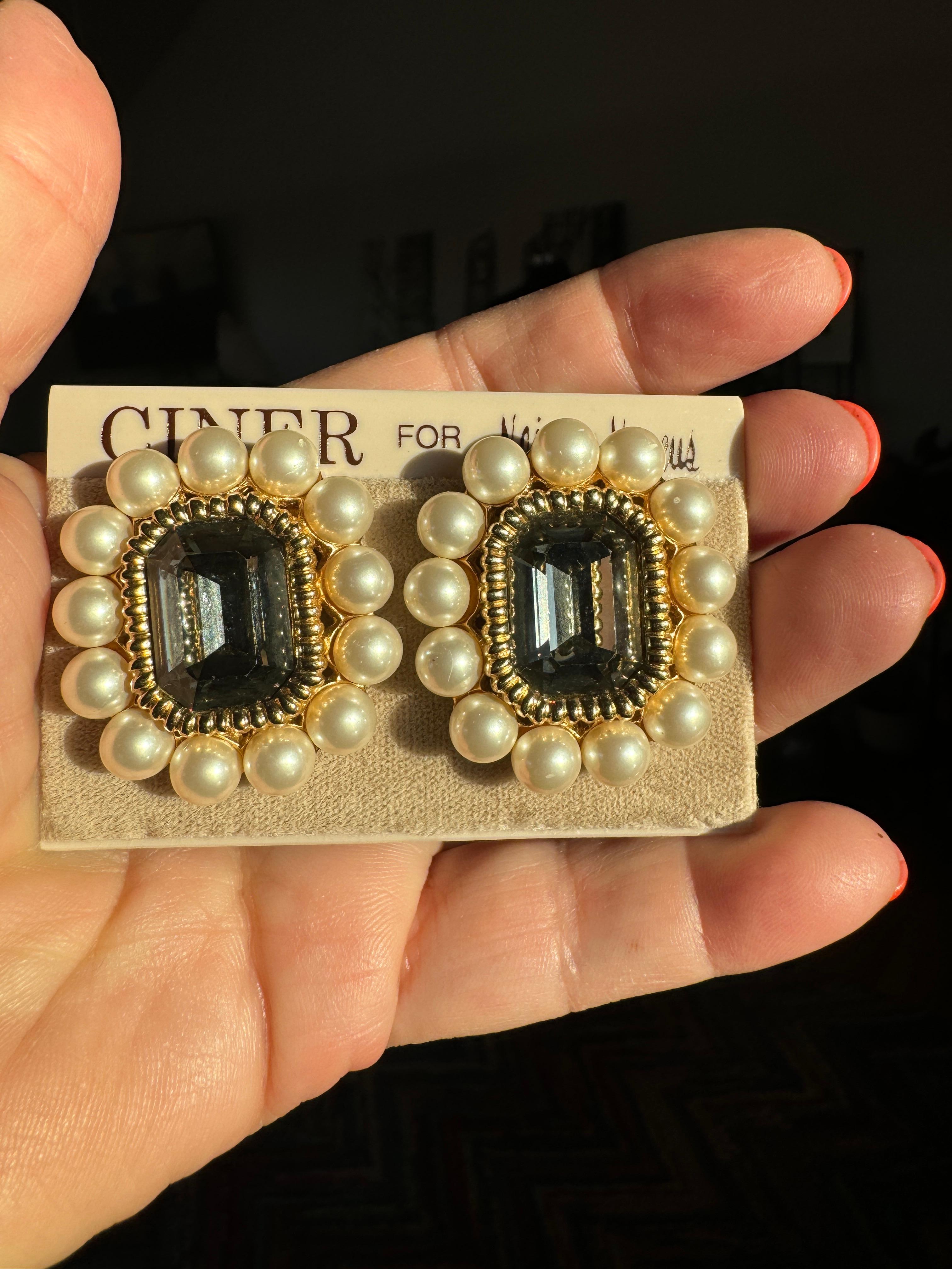 Ciner Perlen-Ohrringe Gold vergoldet swarovski neu, nie getragen 1980er Jahre im Angebot 5