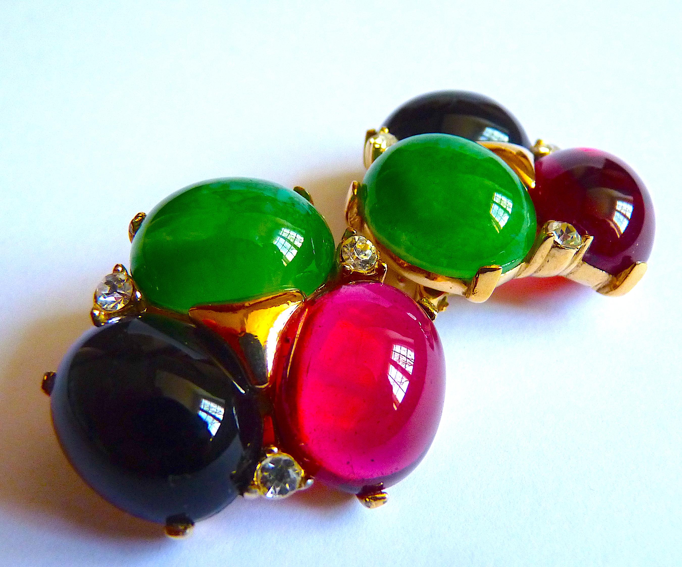 CINER Poured Glass Cabochons and Gold Metal Clip On Earrings, Vintage from 1950s In Excellent Condition For Sale In CHAMPEAUX-SUR-SARTHE, FR