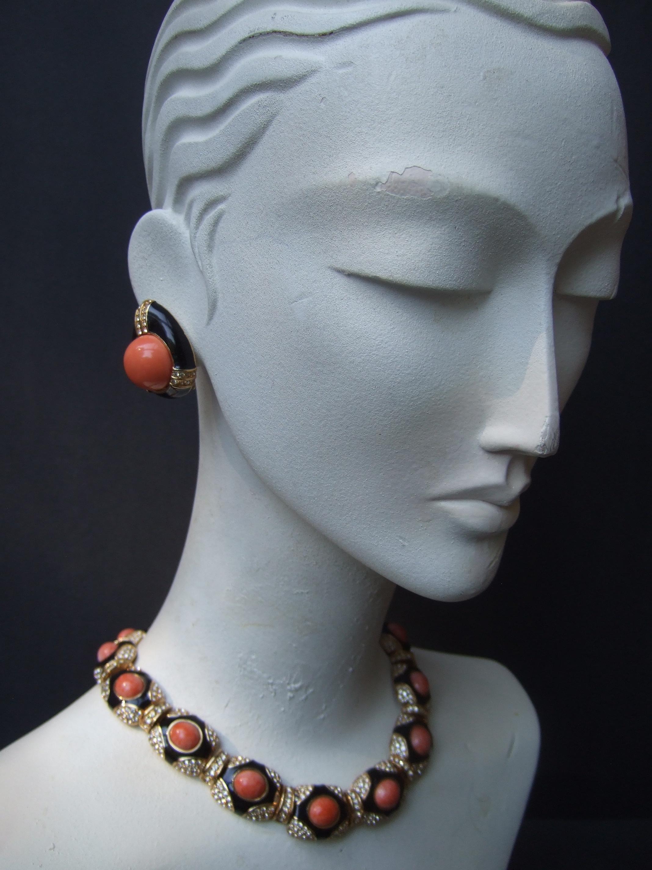 Ciner Harz Kunstkoralle Kristall Emaille Choker & Clip auf Ohrringe ca. 1980er Jahre (Moderne) im Angebot