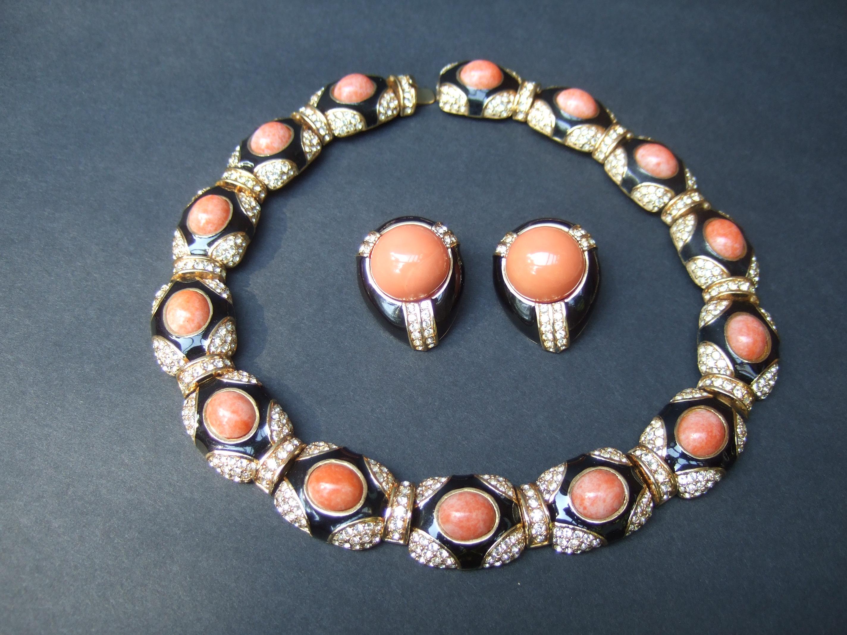 Ciner Harz Kunstkoralle Kristall Emaille Choker & Clip auf Ohrringe ca. 1980er Jahre im Angebot 2