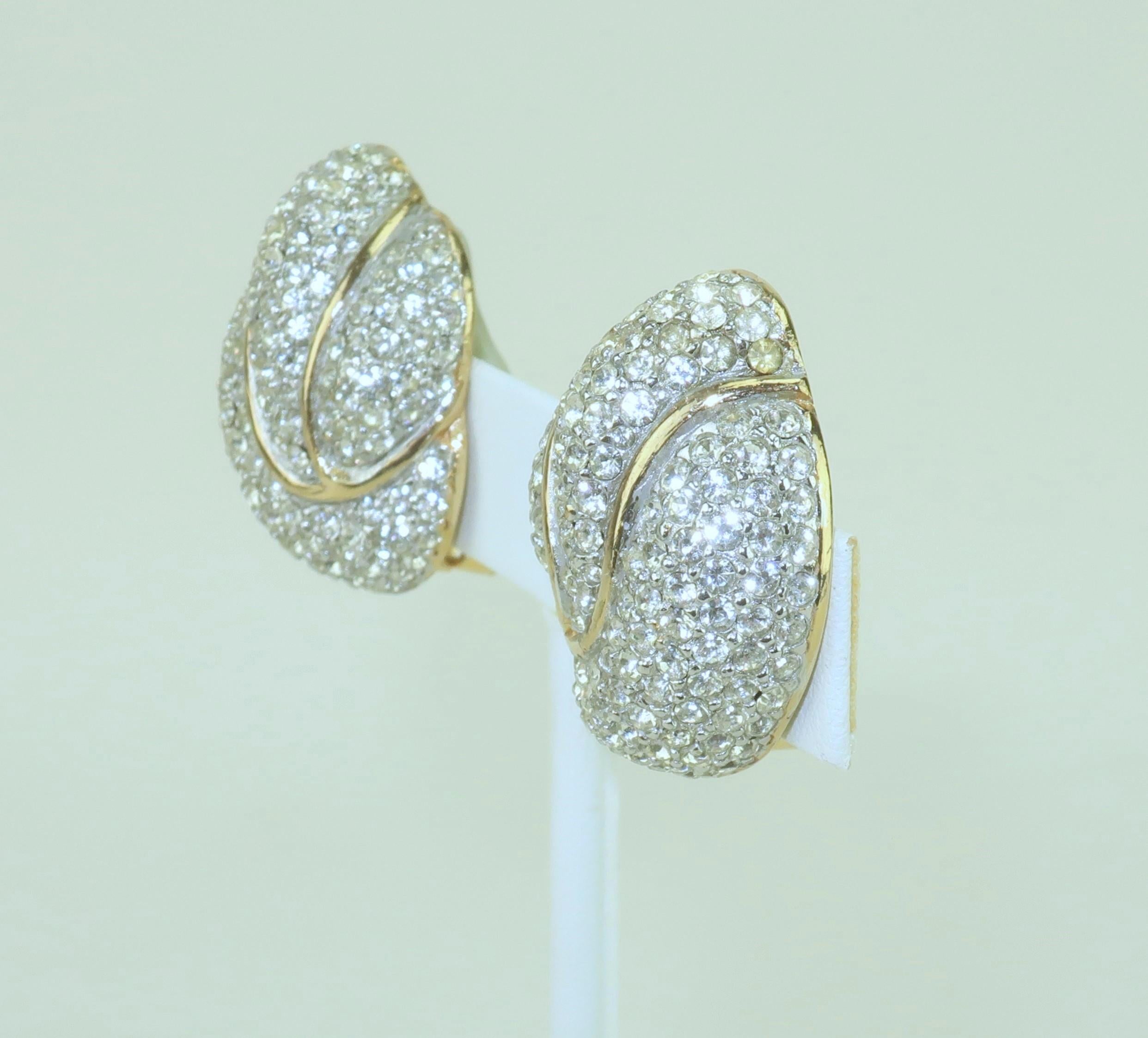 CINER Rhinestone Gold Tone Clip-On Earrings, 1980's In Good Condition In Atlanta, GA