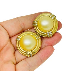 CINER signed vintage gold tone faux pearls rhinestones designer clip on earrings