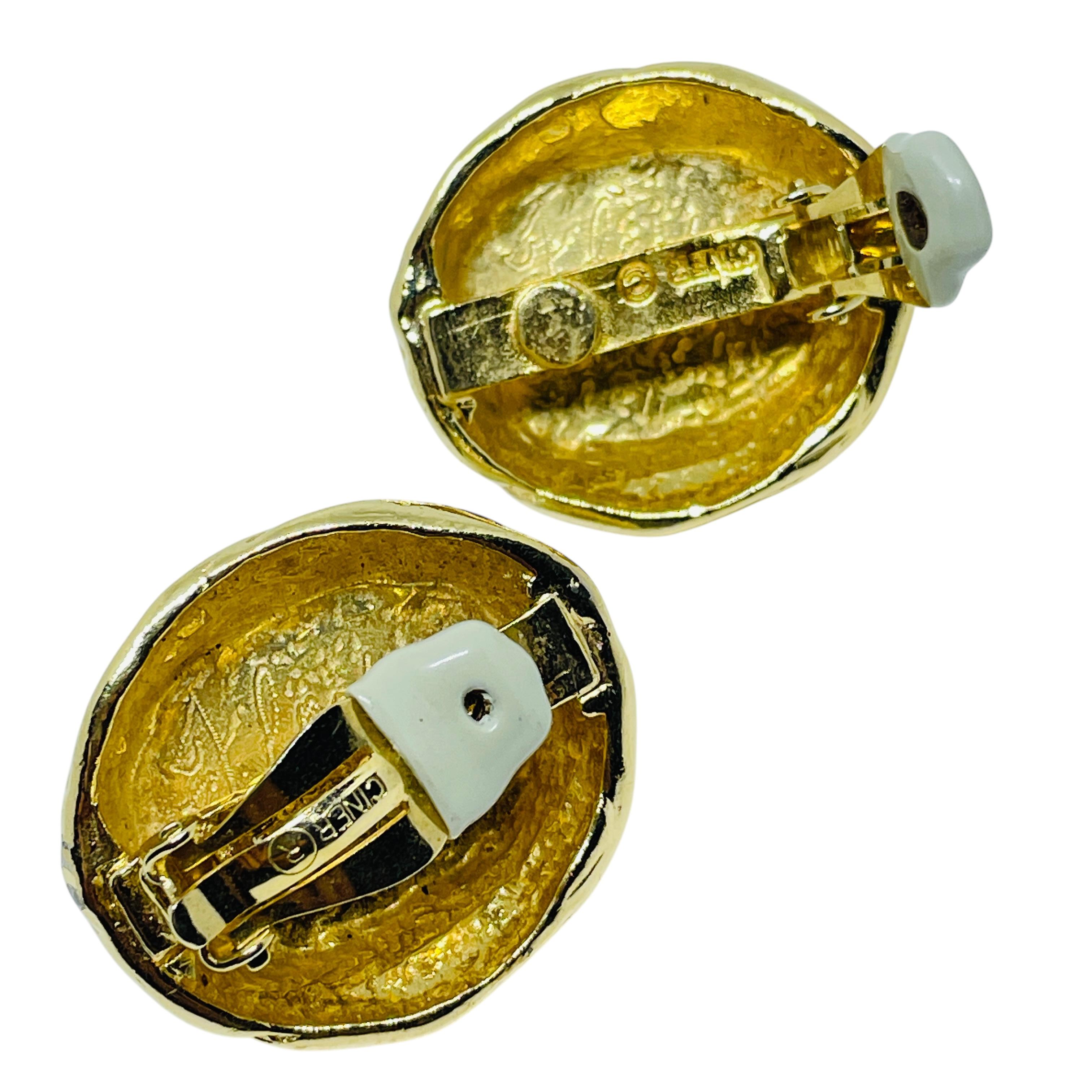 Orecchini a clip firmati CINER in vetro bianco dorato d'epoca In condizioni buone in vendita a Palos Hills, IL
