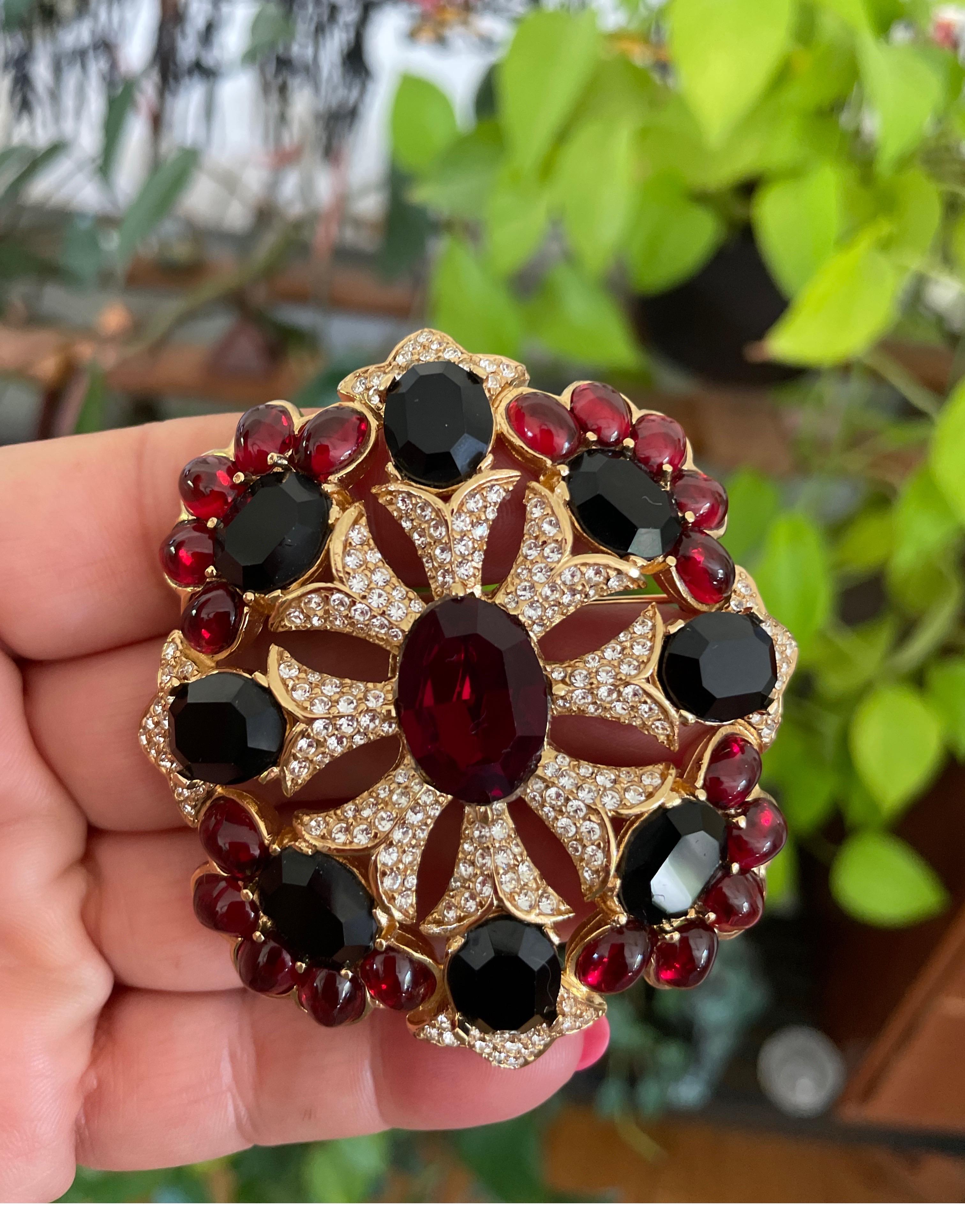  Ciner Broche pendentif Swarovski noire et rouge, neuve jamais portée, années 1990 en vente 3