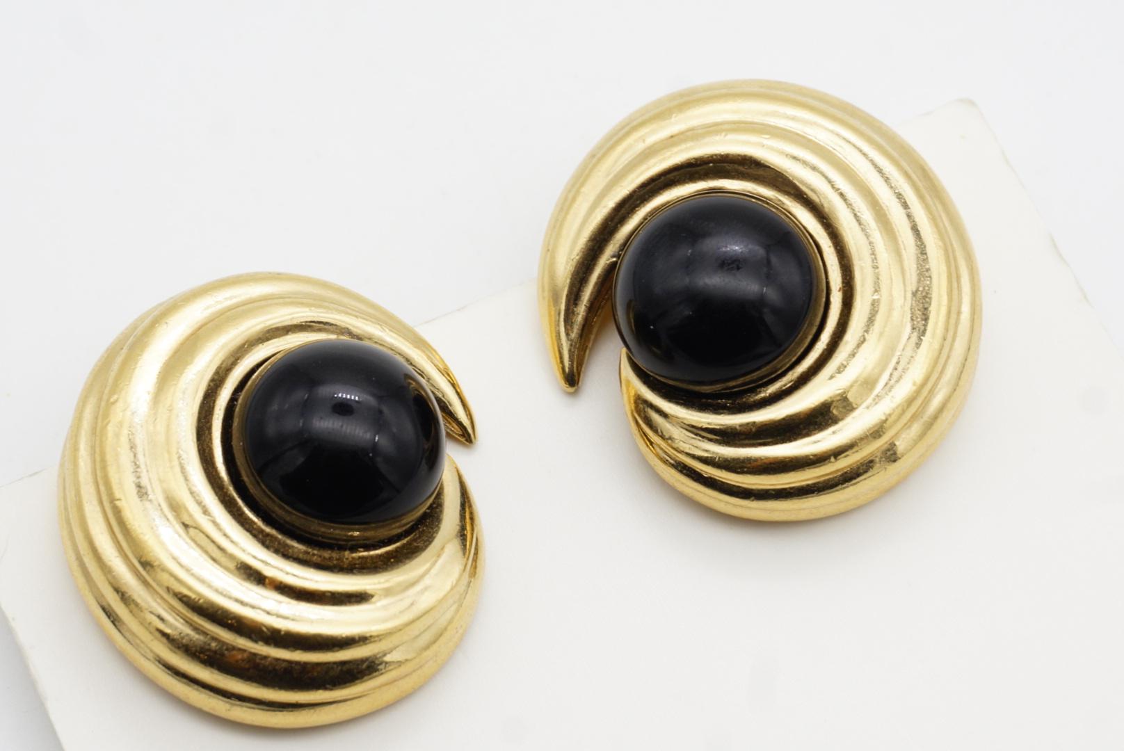 Ciner Vintage Large Textured Circle Crescent Black Cabochon Gold Clip Earrings For Sale 5