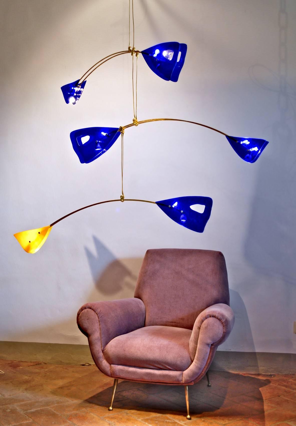 CINETICO lustre mobile sculpture en verre de Murano en laiton et cobalt enluminé en vente 9