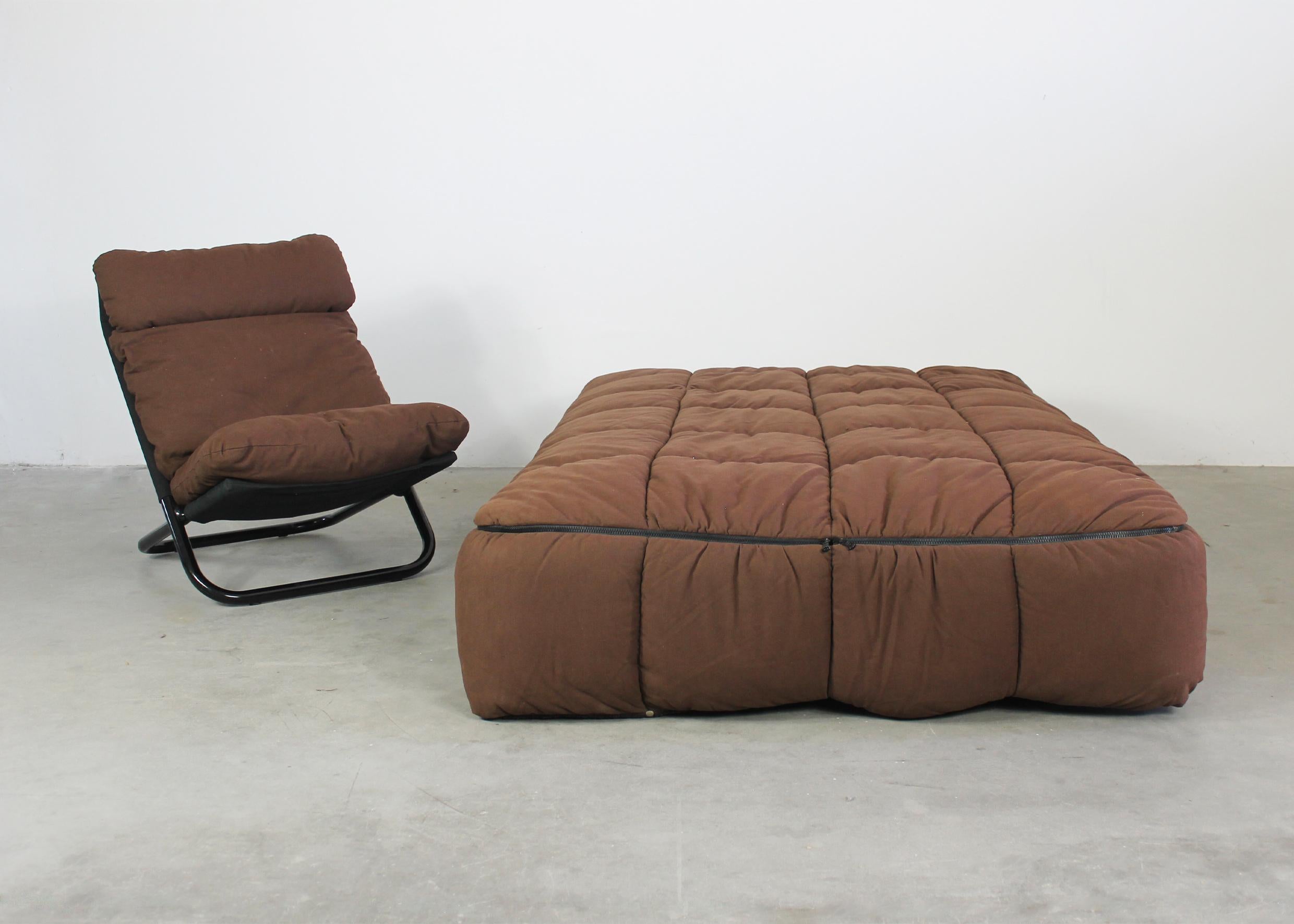 Bedroom set composed of a single bed model Strips designed by Cini Boeri for Arflex and a foldable armchair model Cross designed by Marcello Cuneo for Arflex.

The Strips bed was designed in the early 1970s by Cini Boeri. It has a structure in wood