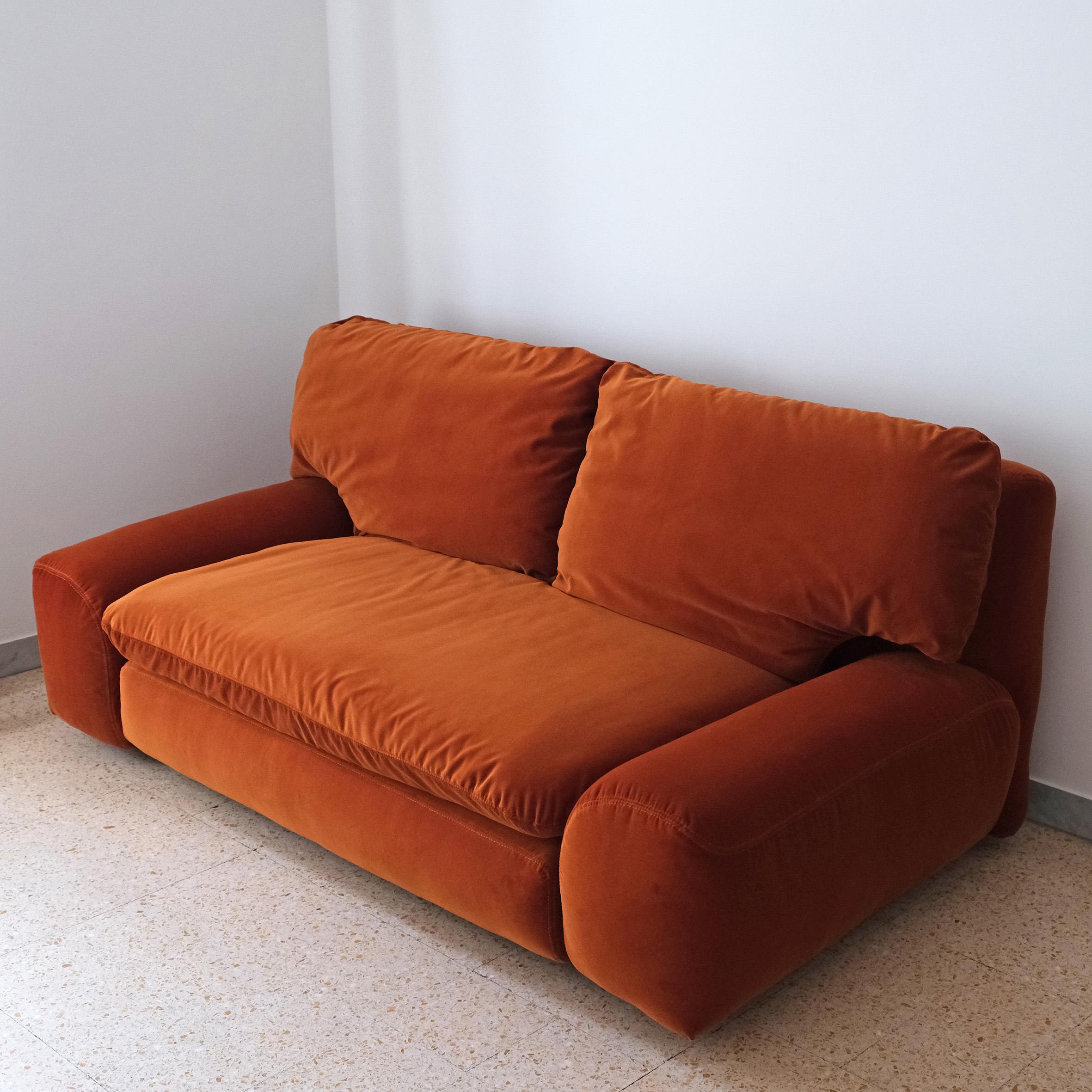 Cini Boeri, Bengodi, A Velvet Sofa, Arflex, 1974 In Excellent Condition For Sale In Paris, FR