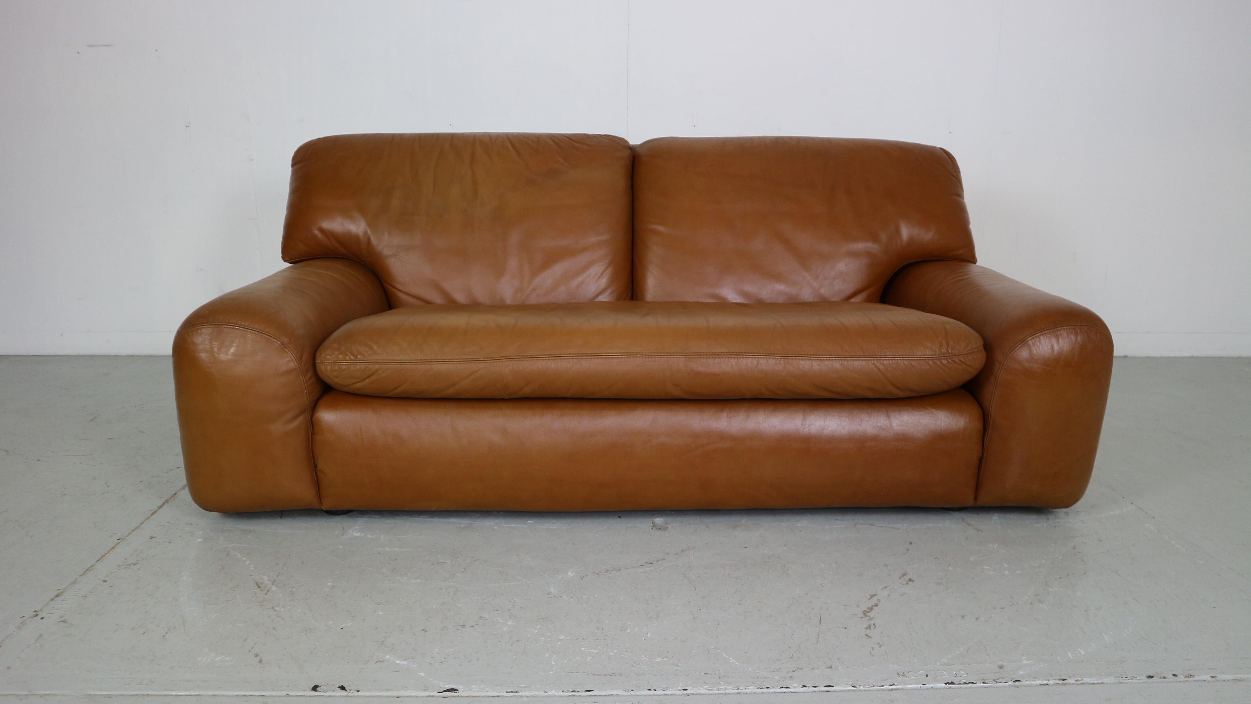 Mid- Century modern period stunning and rare Bengodi 2-seat sofa.  
Designed by Cini Boeri for Aflex Italy, 1970's circa.

Original cognac leather with a stunning patina! 
Very good vintage condition - no damage.

Very comfortable and high quality