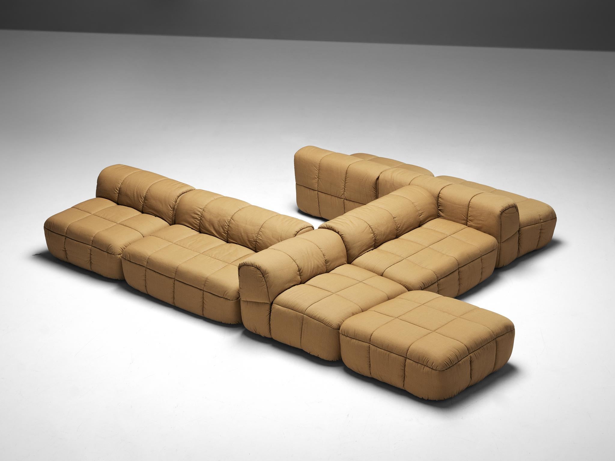 Cini Boeri for Arflex, modular 'strips' sofa, upholstery, Italy, 1970s

Stunning 'Strips' sofa designed by Cini Boeri for Arflex. This set consists out of seven elements, of which six contain a backrest, that can be placed differently, making the