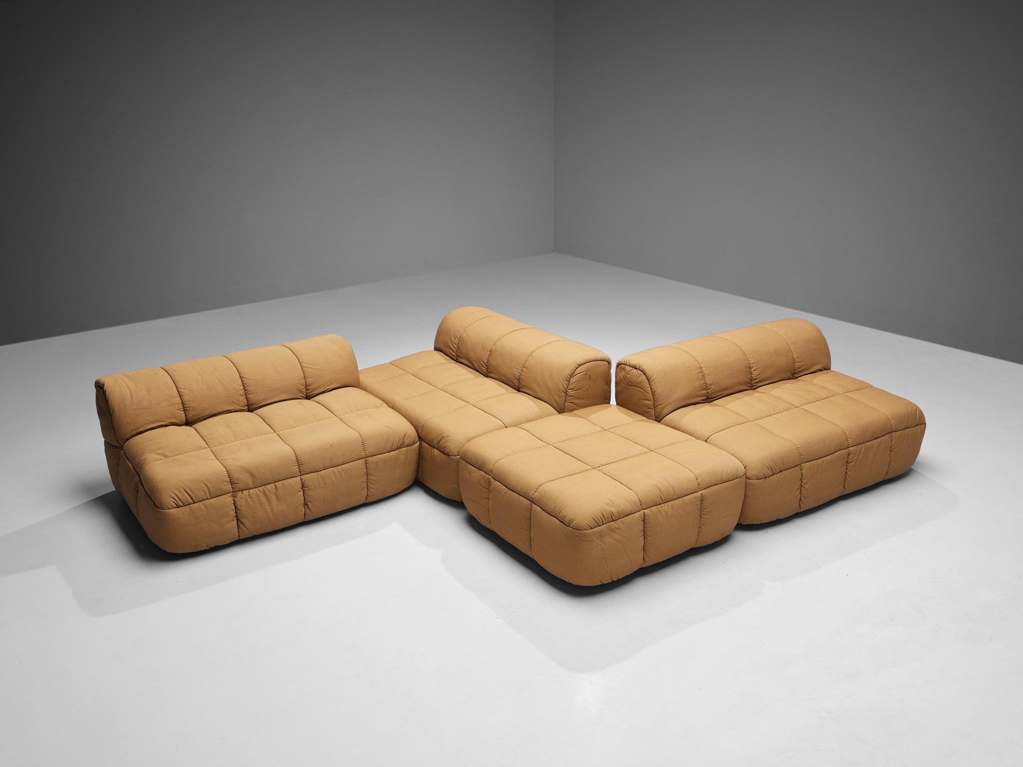 Cini Boeri for Arflex, three modular 'strips' sofa with ottoman, chrome, fabric upholstery, Italy, 1970s

Stunning 'Strips' sofa designed by Italian designer Cini Boeri for Arflex. The sofa consists out of three elements and one ottoman that can be
