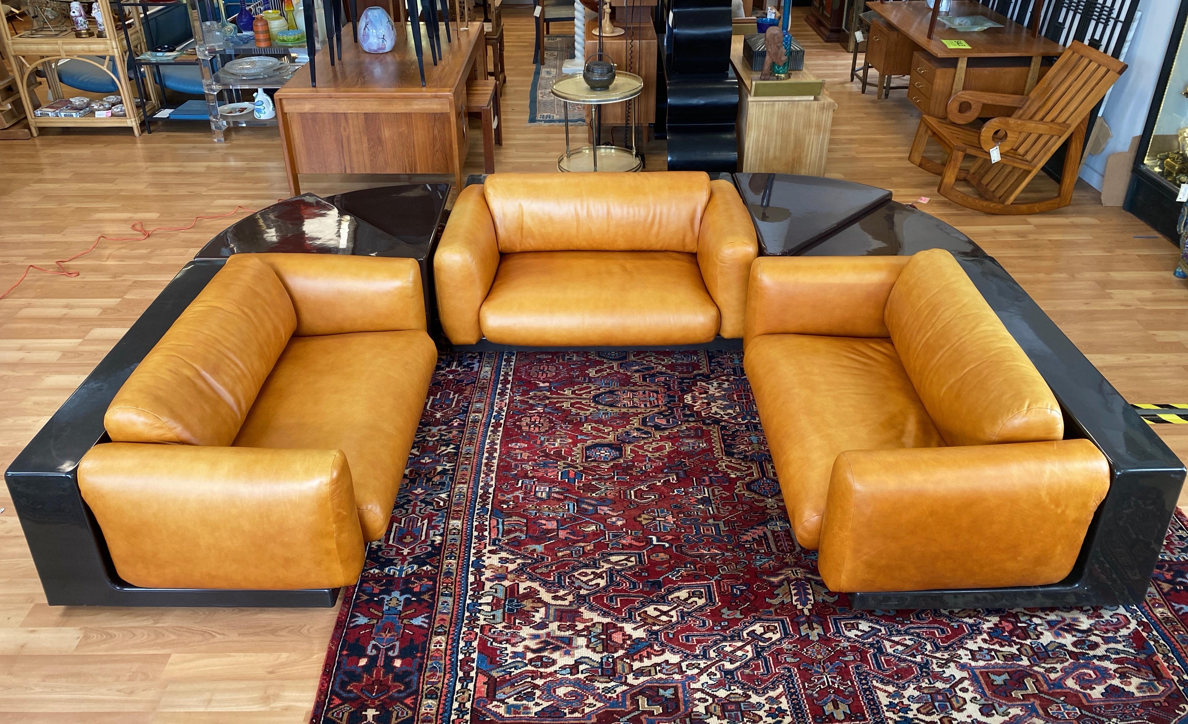 A very impressive and rare Gradual Lounge modular sofa & end table five-piece set by Cini Boeri for Gavina at Knoll.

The Gradual Lounge was the first piece created specifically for Knoll by Boeri, a designer and architect formerly of influential