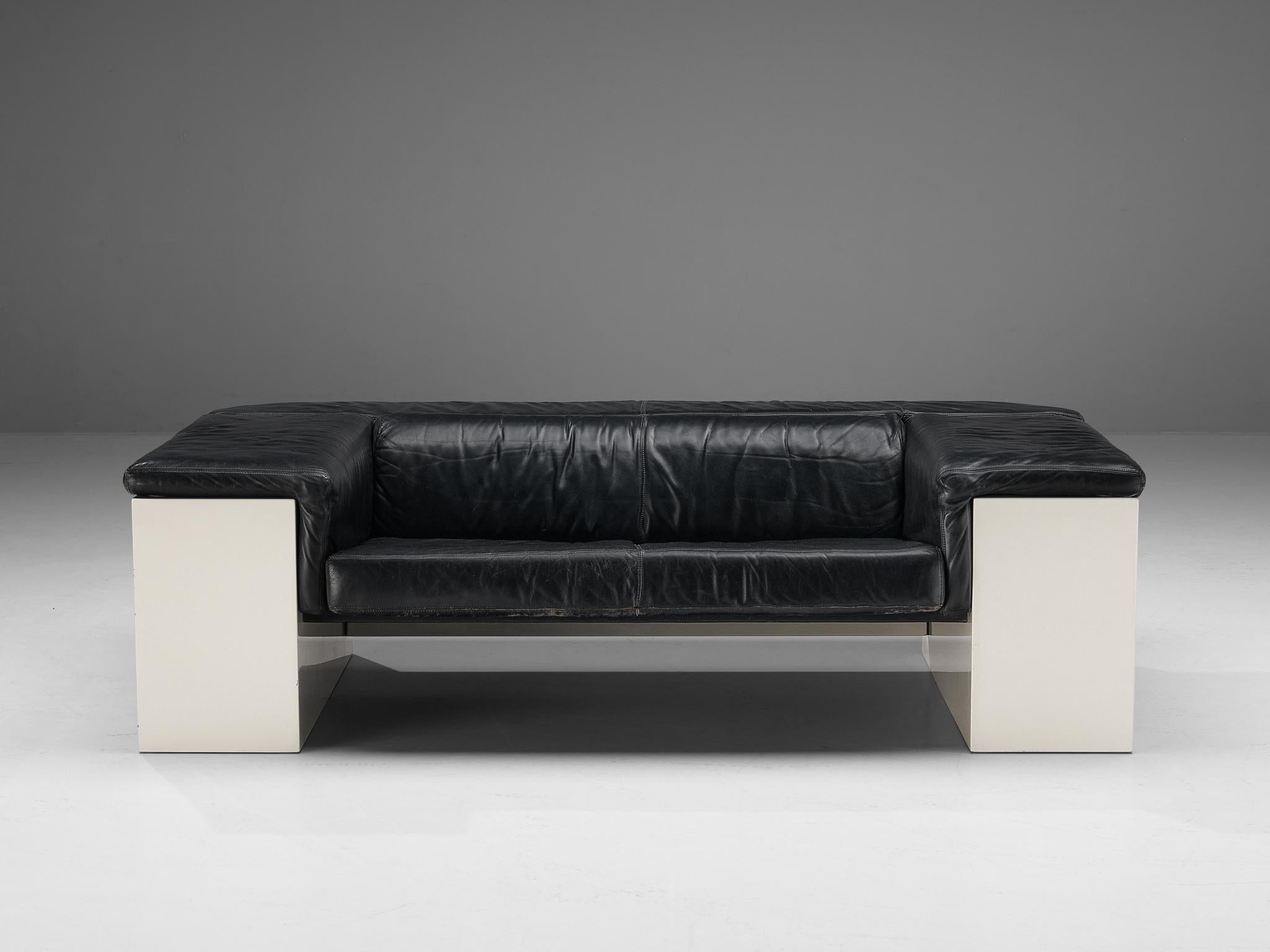 Cini Boeri for Knoll, sofa, model 'Brigadiere', leather, lacquered wood, Italy, 1976. 

Architectural sofa model 'Brigadiere' designed by Italian designer Cini Boeri for Knoll. This postmodern sofa is executed in refined black leather cushions