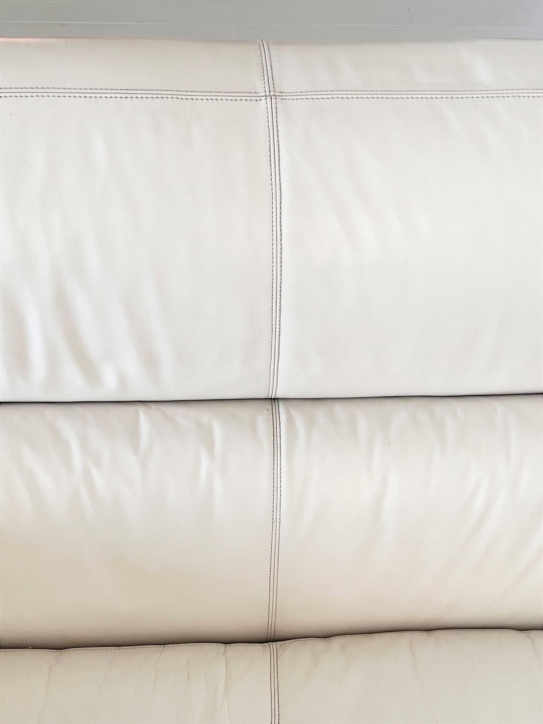Lacquered Cini Boeri for Knoll Two Seater Sofa 'Brigadier' in White Leather, 1970s