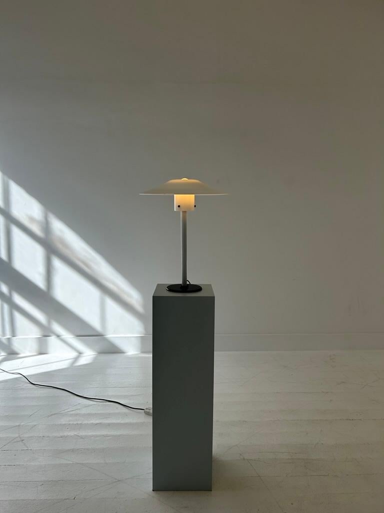 Modern Cini Boeri Hand Blown Murano Milk Glass White Table Lamp For Sale
