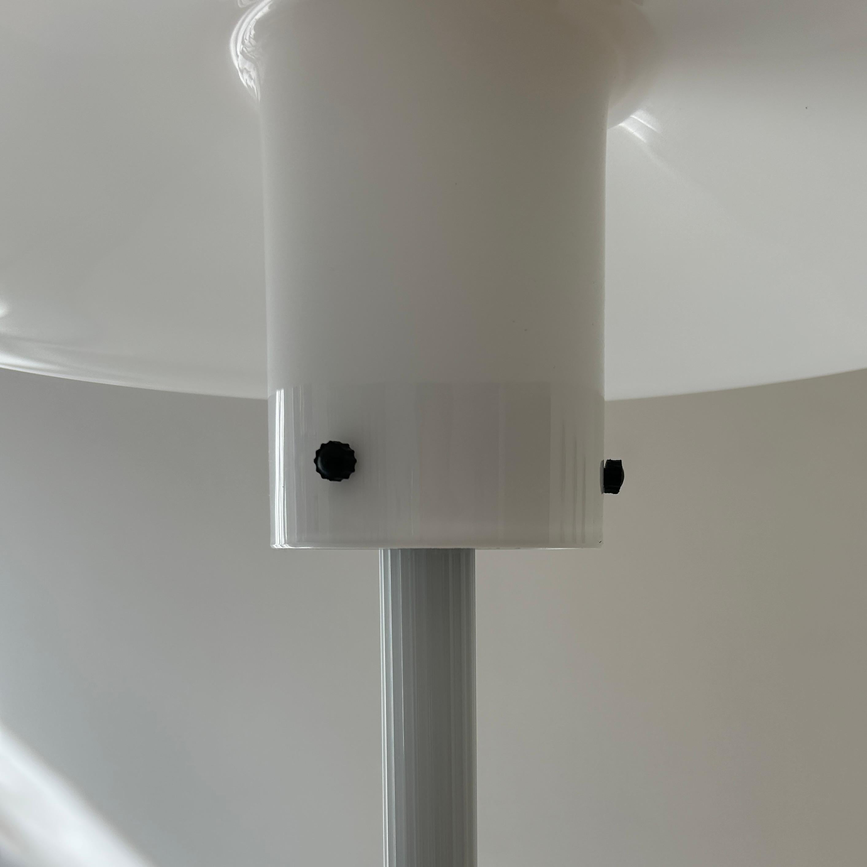 Cini Boeri mundgeblasenes Murano-Milchglas Weiße Tischlampe im Angebot 2
