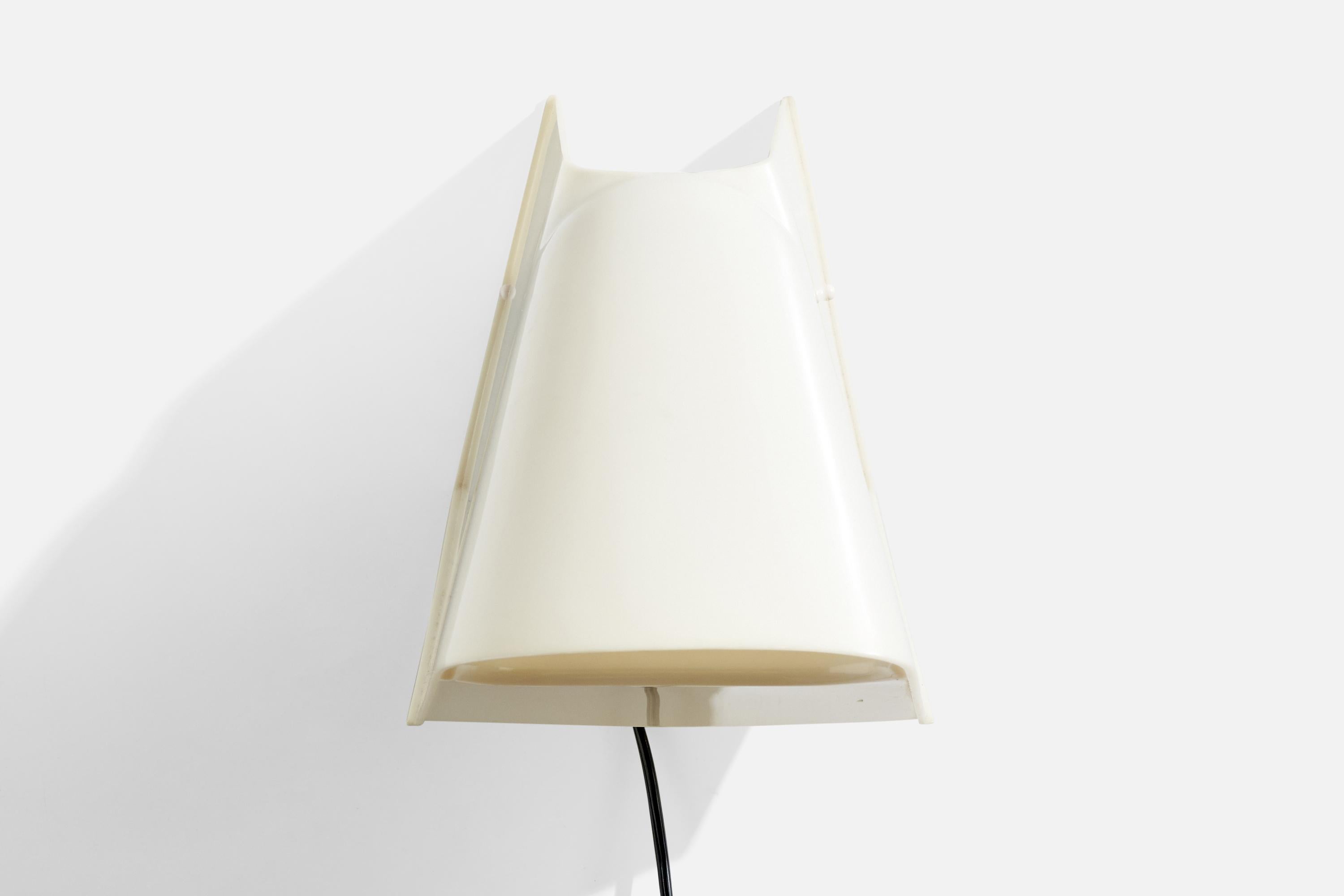 Italian Cini Boeri, Lucetta Wall Light, Acrylic, Italy, 1973 For Sale