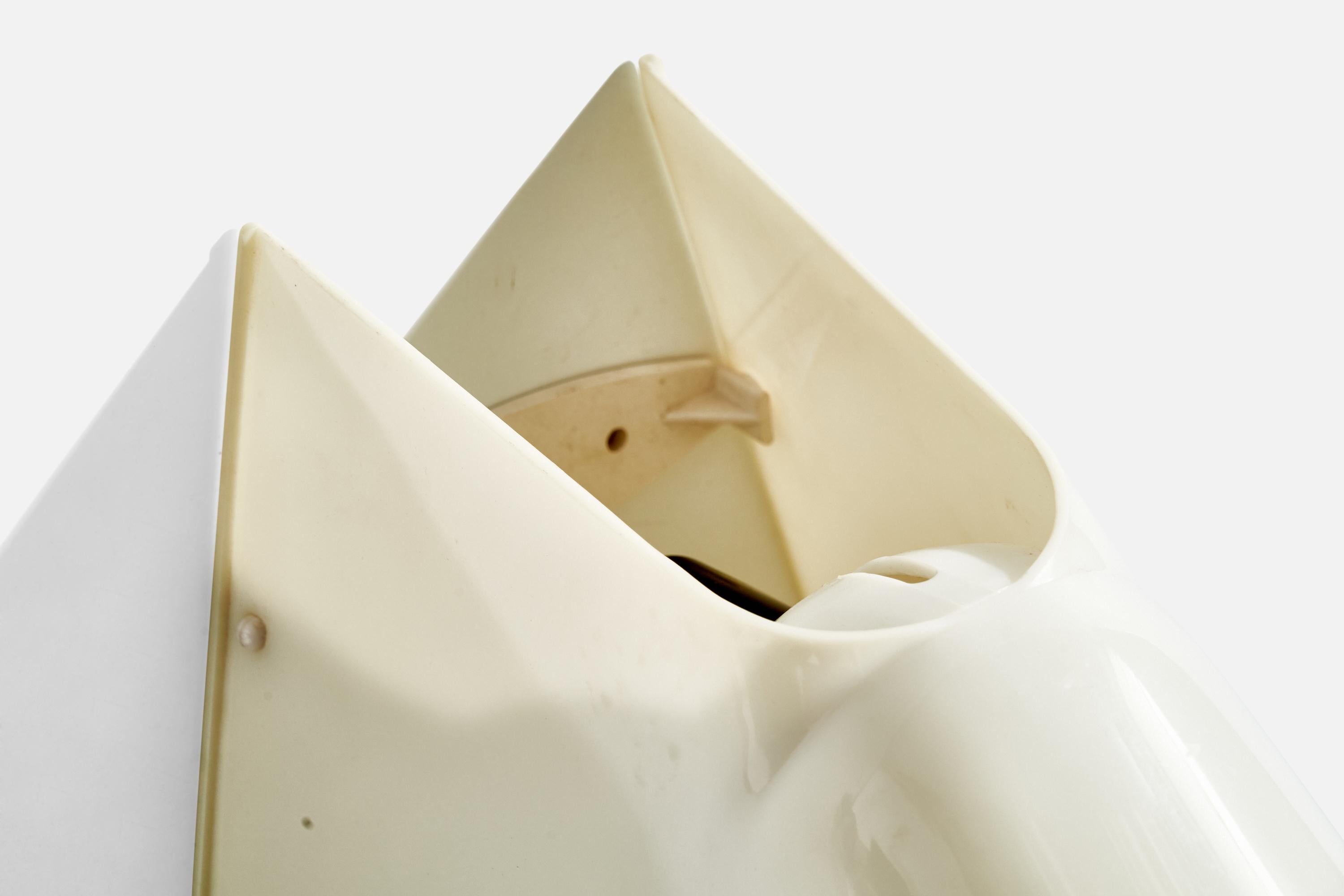 Late 20th Century Cini Boeri, Lucetta Wall Light, Acrylic, Italy, 1973 For Sale