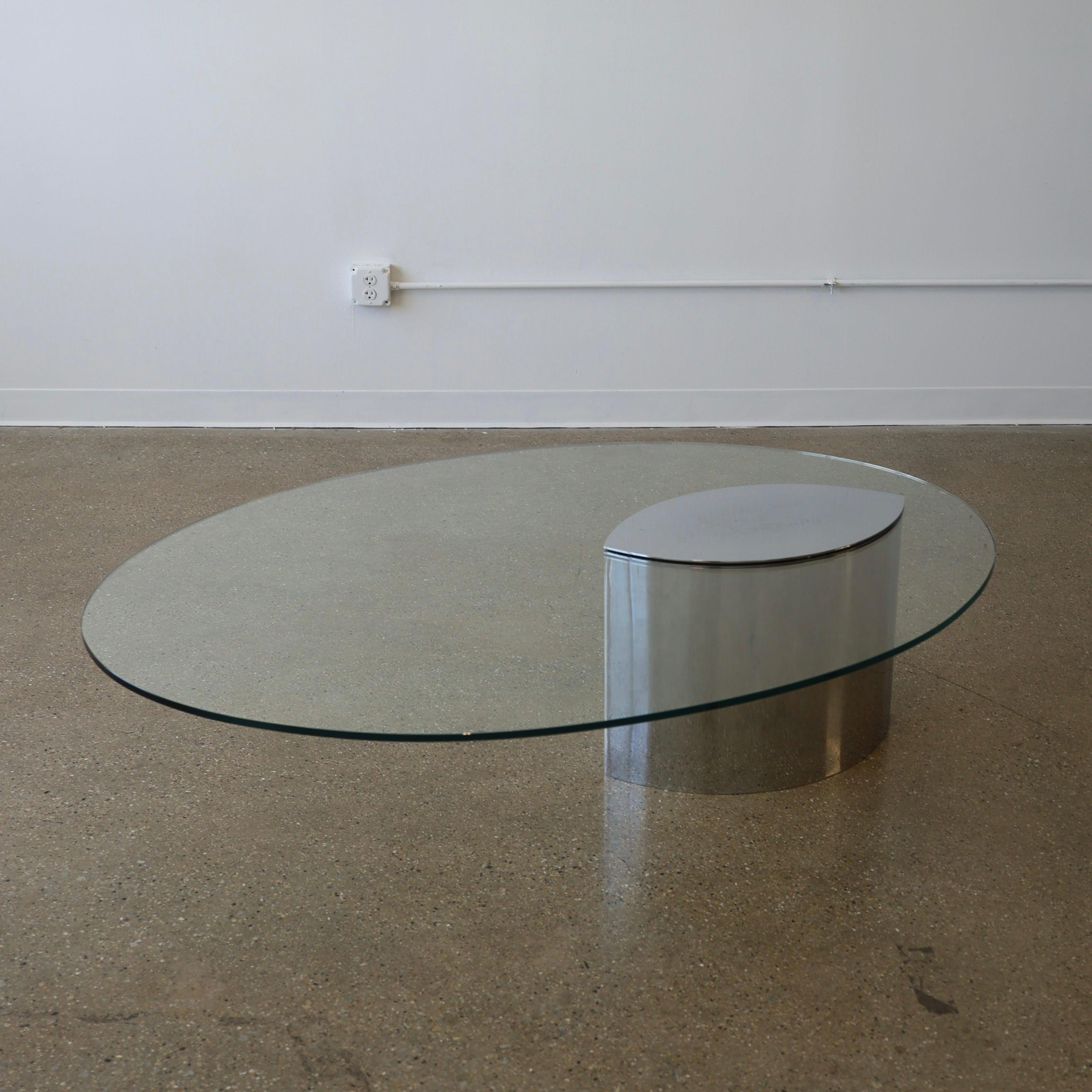 c. 1970s, Italy. This table predates the knoll-issued version and is by the original manufacturer. Excluding a small chip on the glass and general wear including scratches and scuffs, it is in excellent vintage condition
