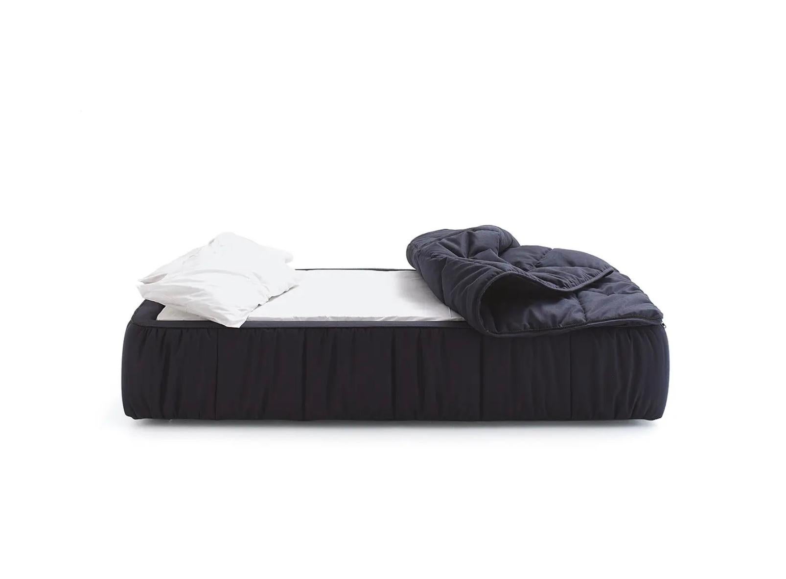 Cini Boeri 'Strips' Large Bed for Arflex In New Condition For Sale In Tilburg, NL