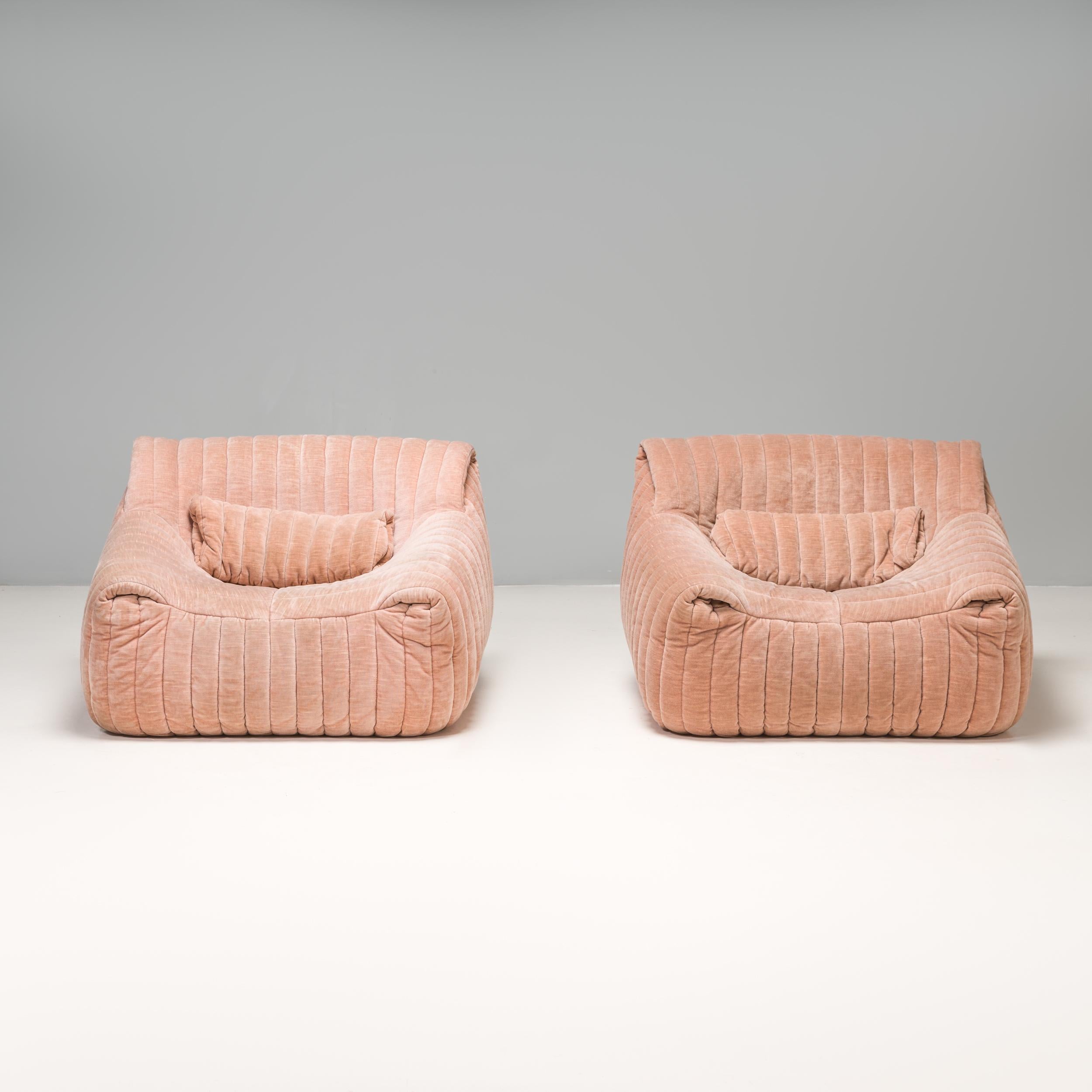 An iconic 1970s design, the Sandra sofa collection was designed by Annie Hiéronimus for Cinna after she joined the Roset Bureau d'Etudes in 1976.

Constructed from foam, these armchairs have a solid form which is fully upholstered in biscuit beige