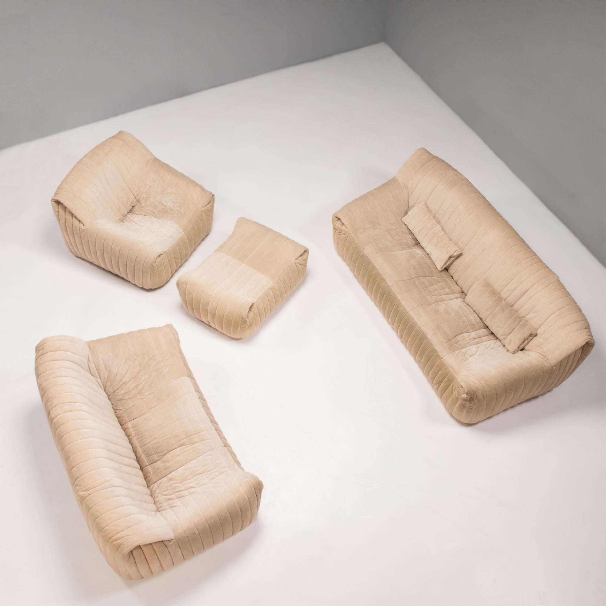 An iconic 1970s design, the Sandra sofa collection was designed by Annie Hiéronimus for Cinna after she joined the Roset Bureau d'Etudes in 1976.

Constructed from foam, all the pieces have a solid form which is fully upholstered in biscuit beige
