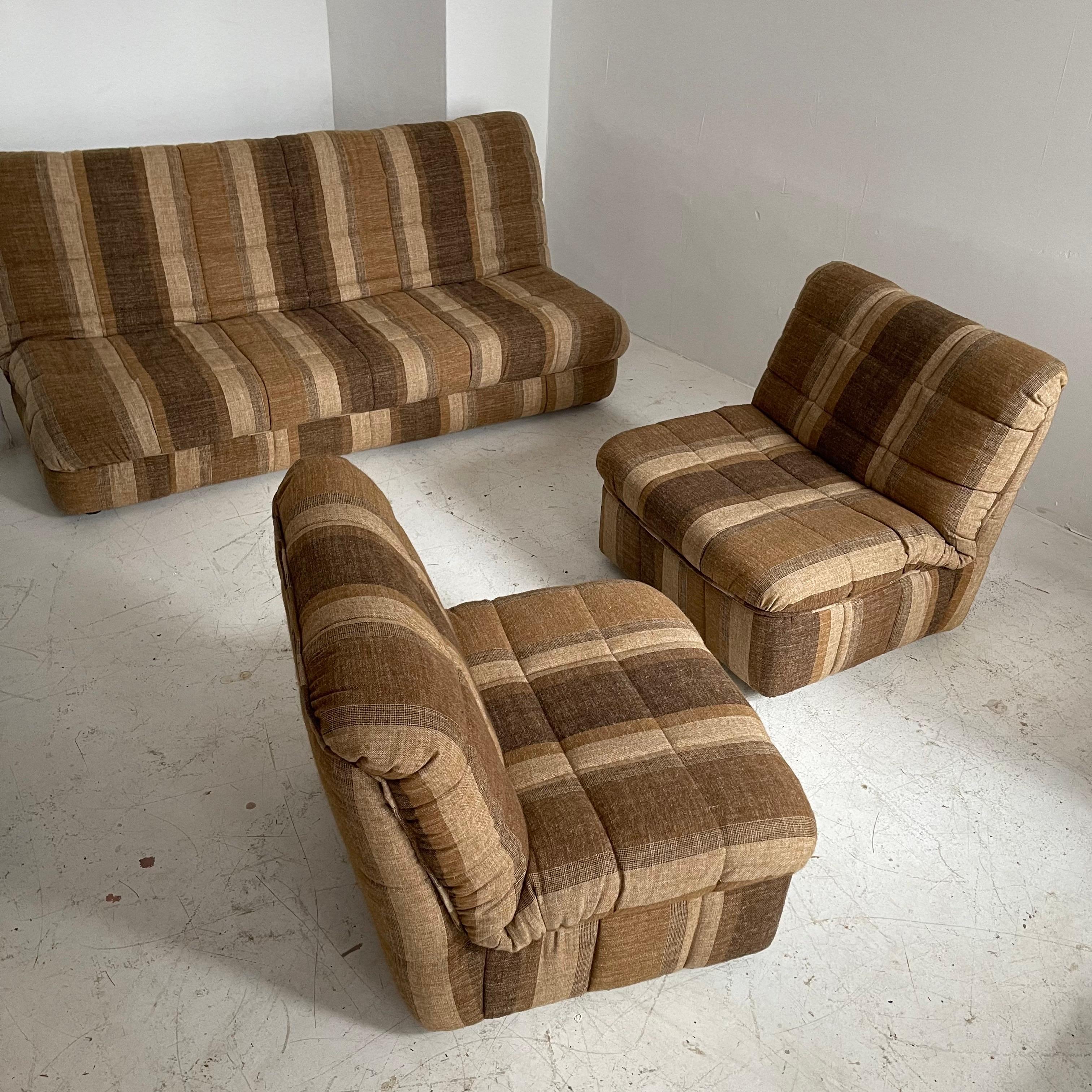 Cinna / Ligne Roset daybed lounge chairs GAO Design Jean Paul Laloy, France 1975. Sold as a set of three.