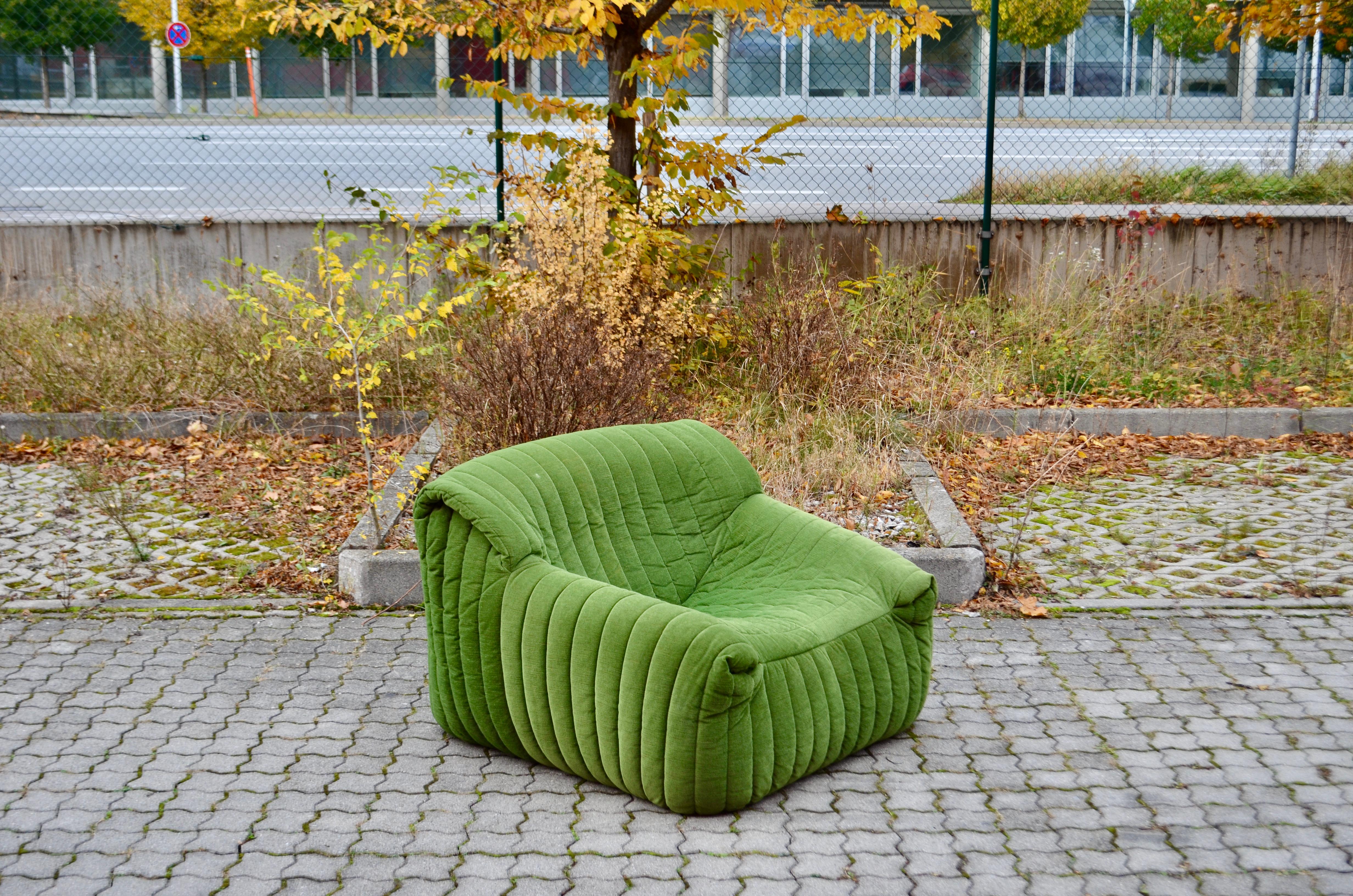 Cinna / Ligne Roset Lounge Chair  Sandra by Annie Hieronimus Lime Green For Sale 3