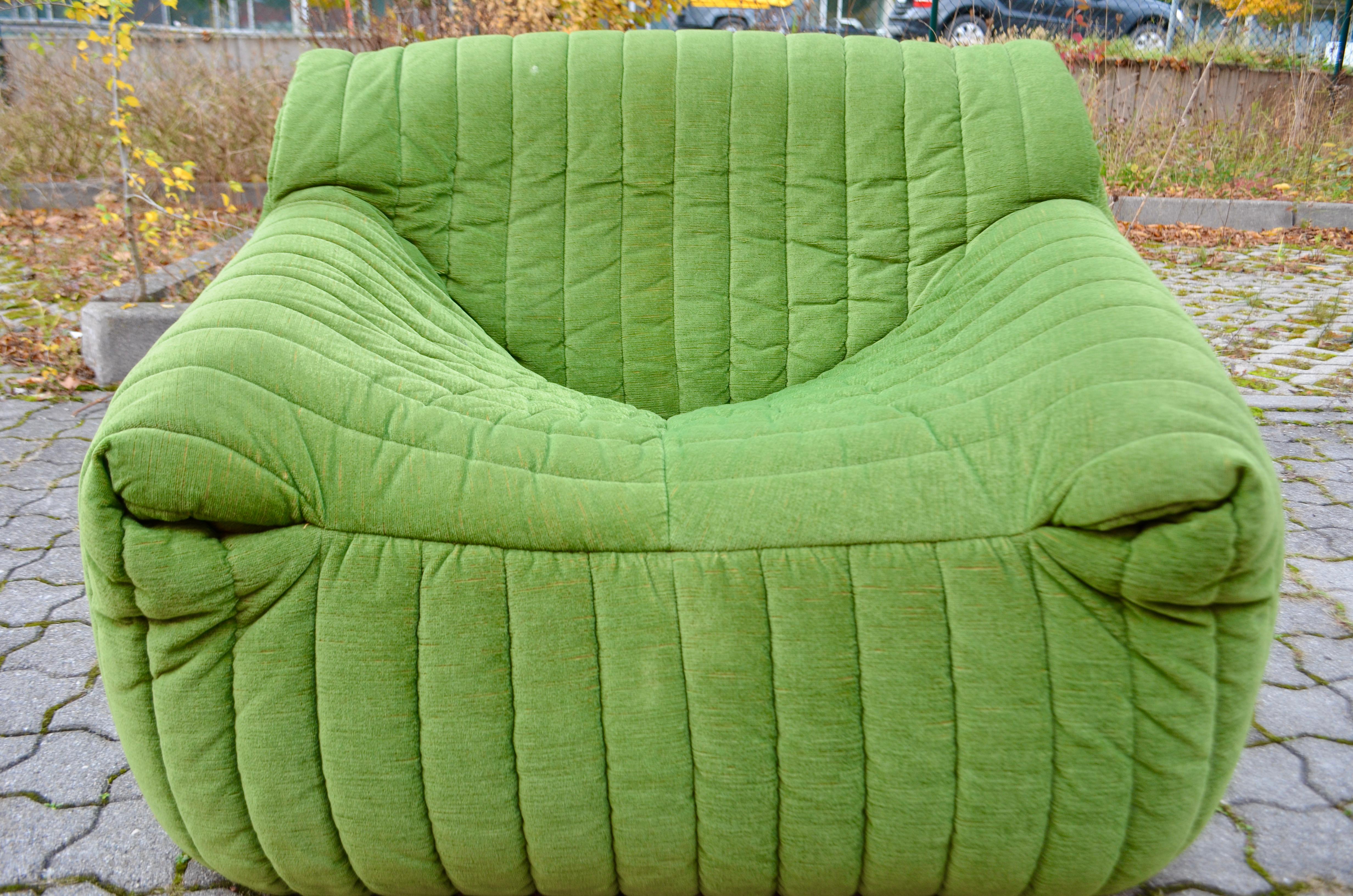 Cinna / Ligne Roset Lounge Chair  Sandra by Annie Hieronimus Lime Green For Sale 4
