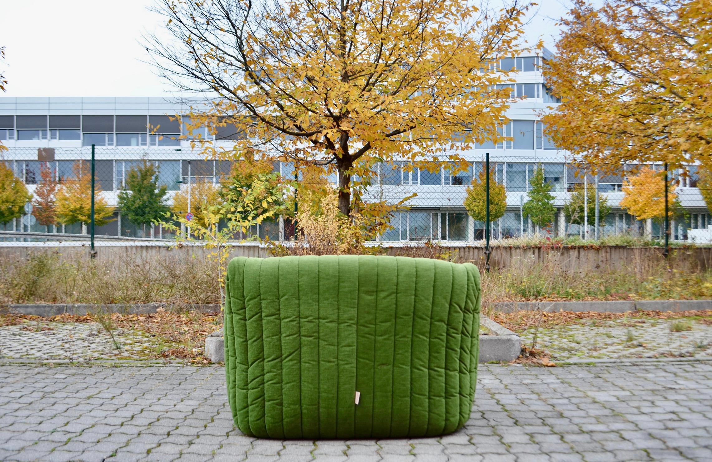 Silla de salón Cinna / Ligne Roset  Sandra de Annie Hieronimus Verde lima Tela en venta