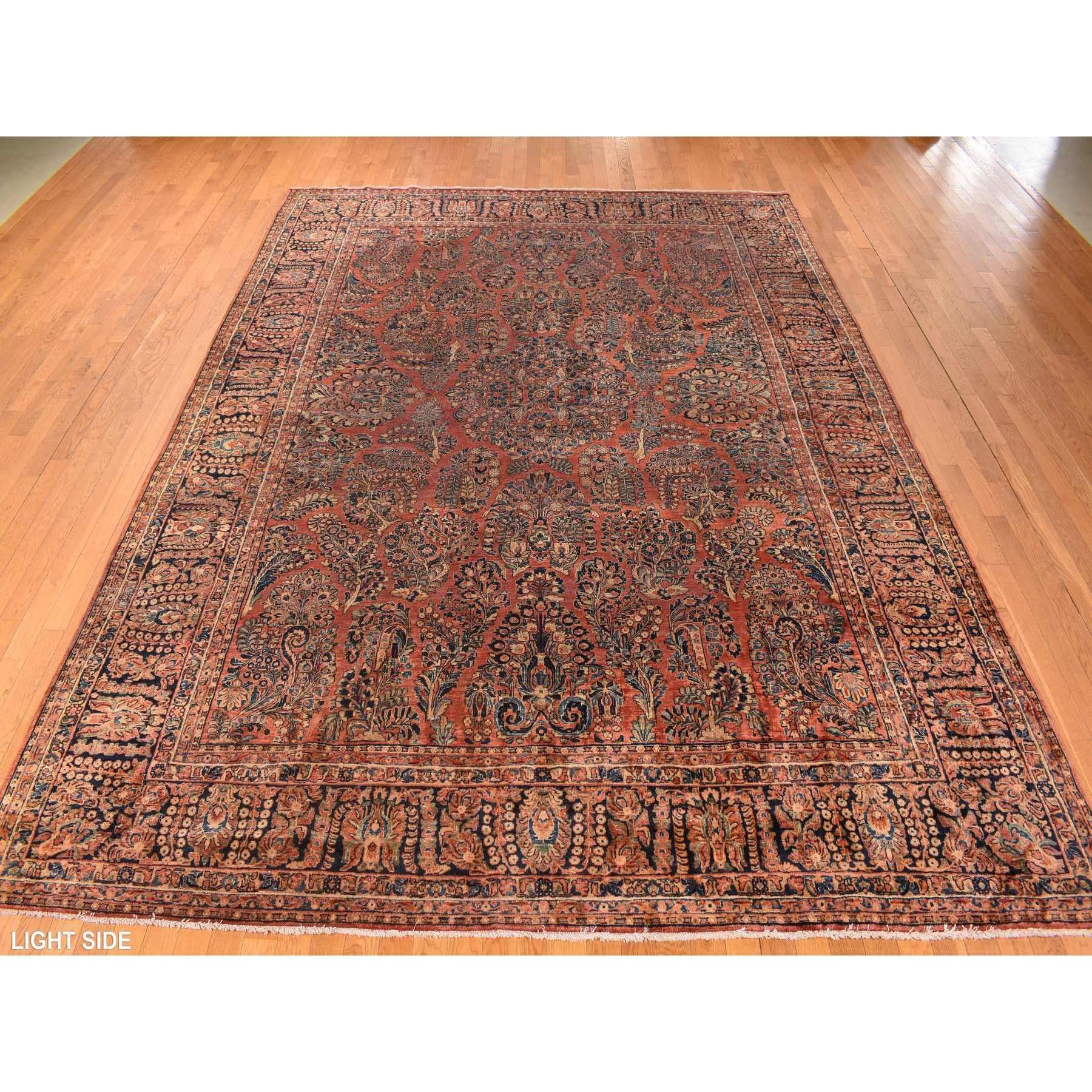 Antiker persischer Sarouk-Teppich aus reiner handgeknüpfter weicher Wolle in Cinnamon-Rot, antik (Mittelalterlich) im Angebot