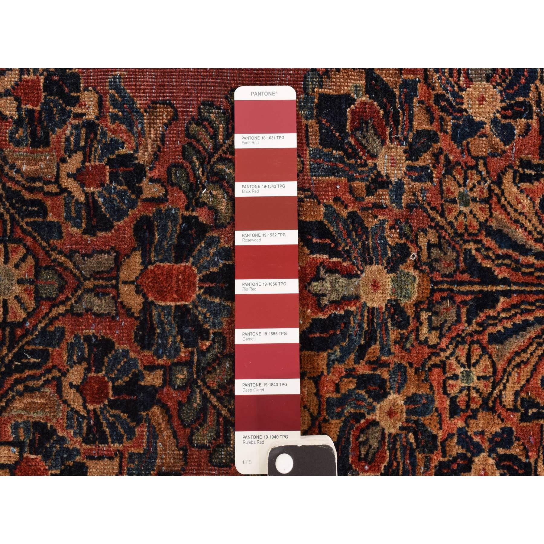 Antiker persischer Sarouk-Teppich aus reiner handgeknüpfter weicher Wolle in Cinnamon-Rot, antik im Angebot 1
