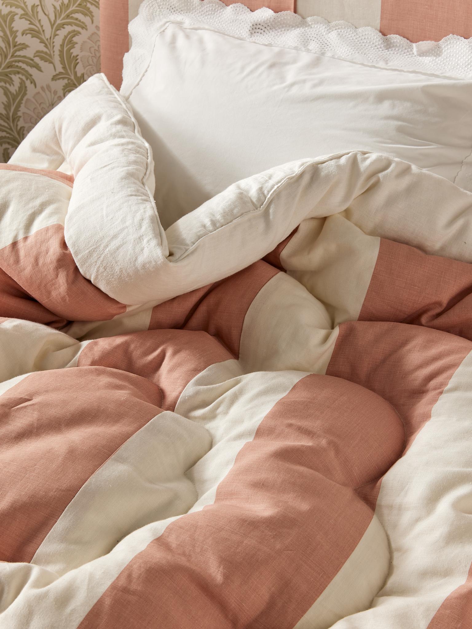CINNY Handmade Eiderdown Single Quilt – Arthur Stripe Linen & Duck Down Filling In New Condition For Sale In Cheltenham, GB