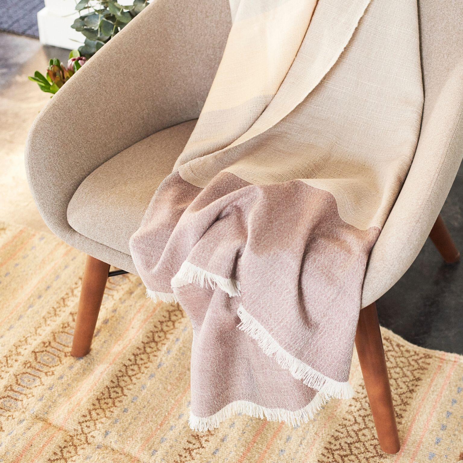 Cino Merino Handloom Throw / Decke In Neutralen Schattierungen von Creme & Braun (Handgewebt) im Angebot