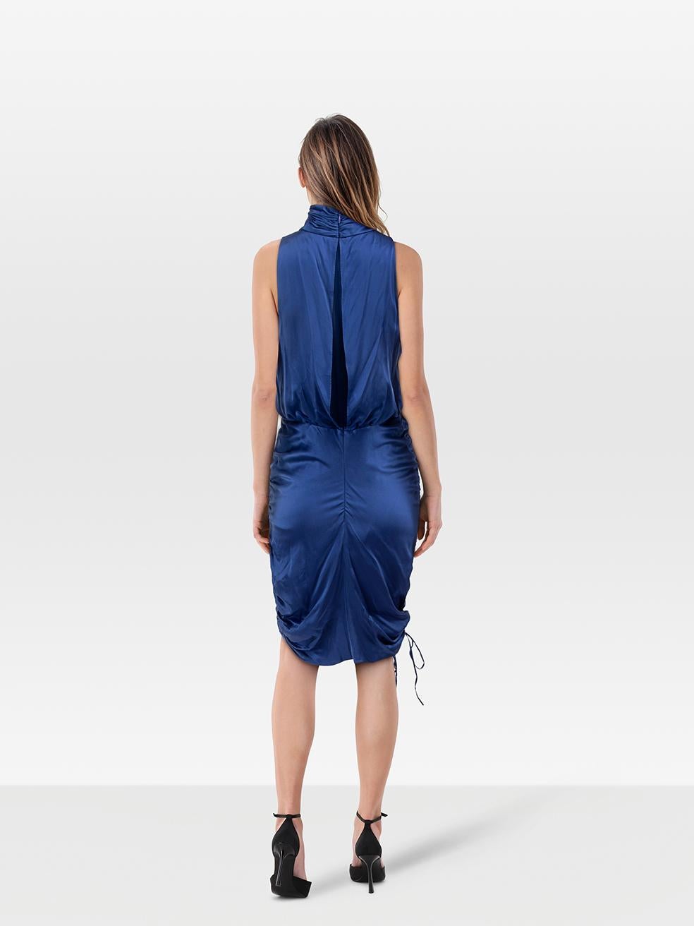 CONDITION is Very good. Minimal wear to the dress is evident. Discolouration under both armpits on this used Cinq à Sept designer resale item.
 
 
 
 Details
 
 
 Blue
 
 Silk
 
 Dress
 
 Sleeveless
 
 Mock neck
 
 Ruched sides
 
 Knee-Length
 

