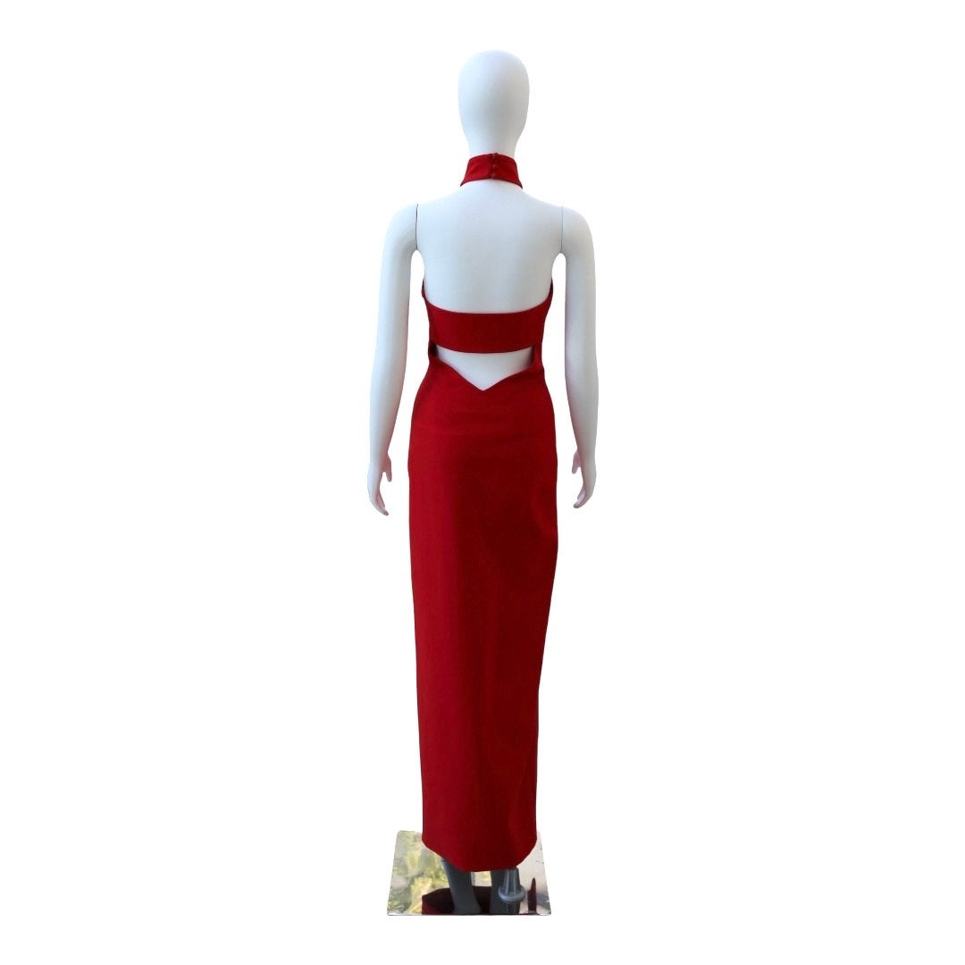 Cinq a Sept Vestido rojo sin espalda y con escote halter
Atrae todas las miradas con este llamativo maxi vestido rojo de Cinq a Sept. Diseñado con un escote halter alto y una silueta ceñida al cuerpo, este vestido deslumbra desde todos los ángulos.