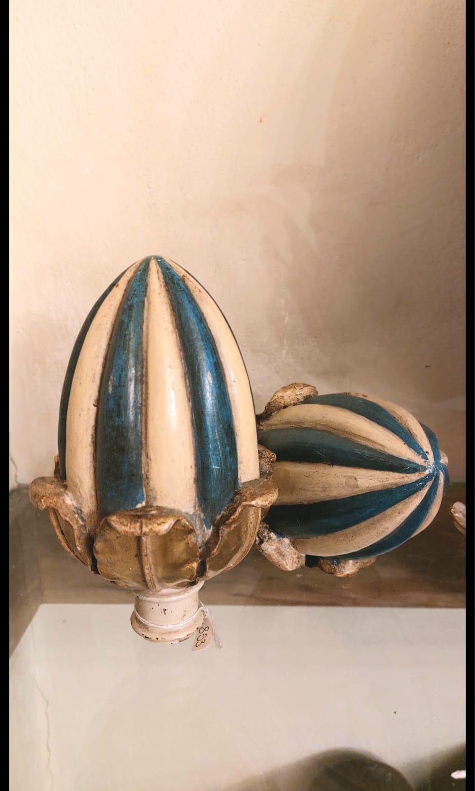 Italian Five oval-shaped decorative elements in baroque style For Sale
