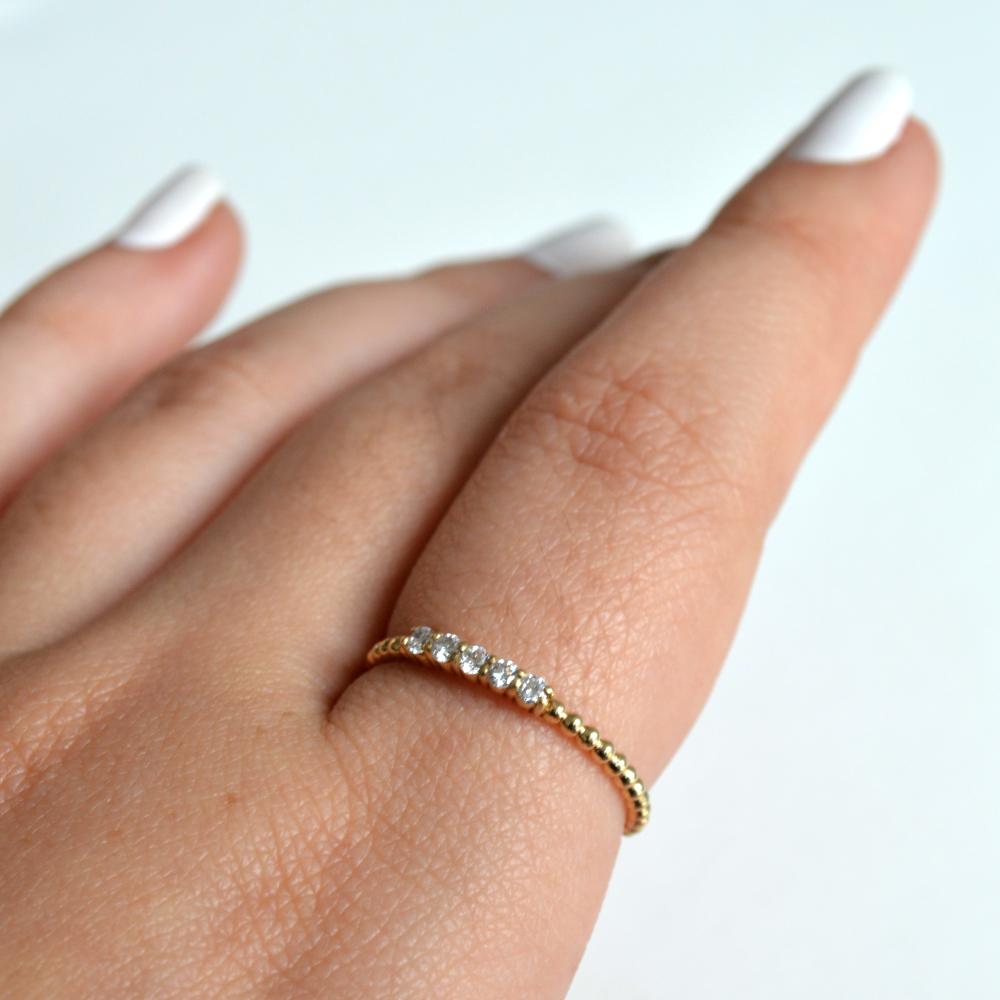For Sale:  Cinque ring made in 14k yellow gold with 5 diamonds 5